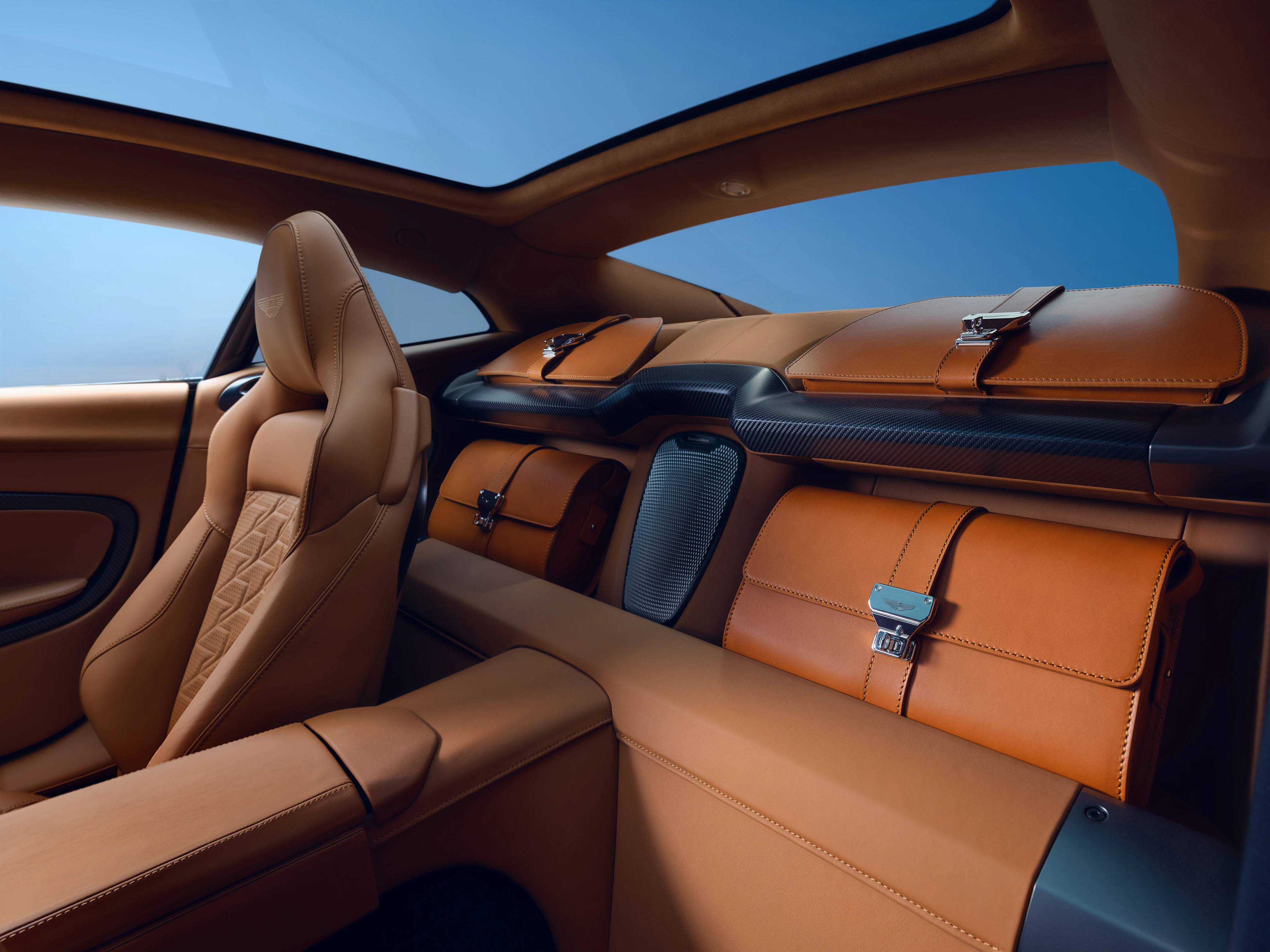 Cabin, Rear Luggage Shelf and Glass Roof
