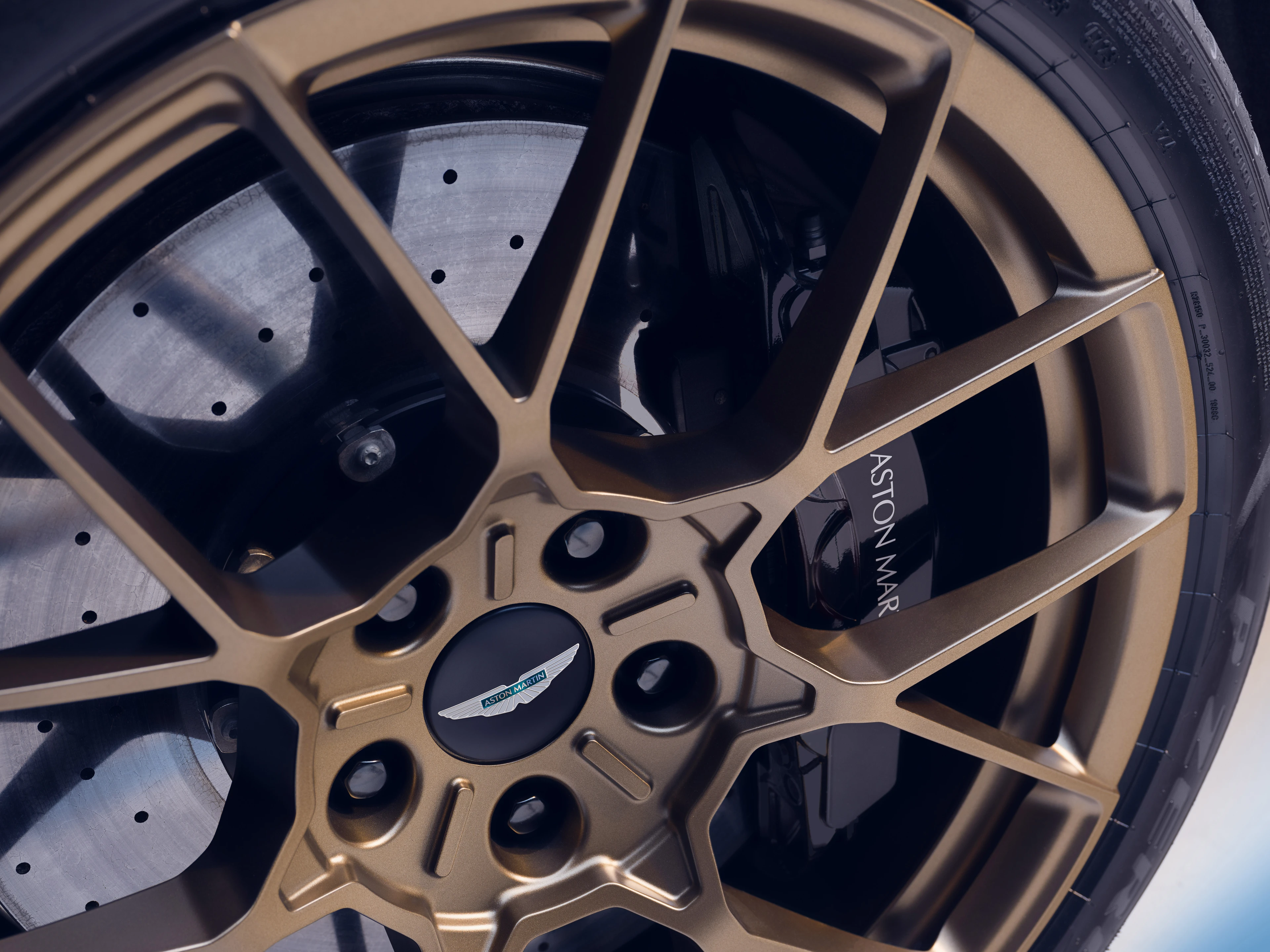 Wheel and Carbon-Ceramic Brakes
