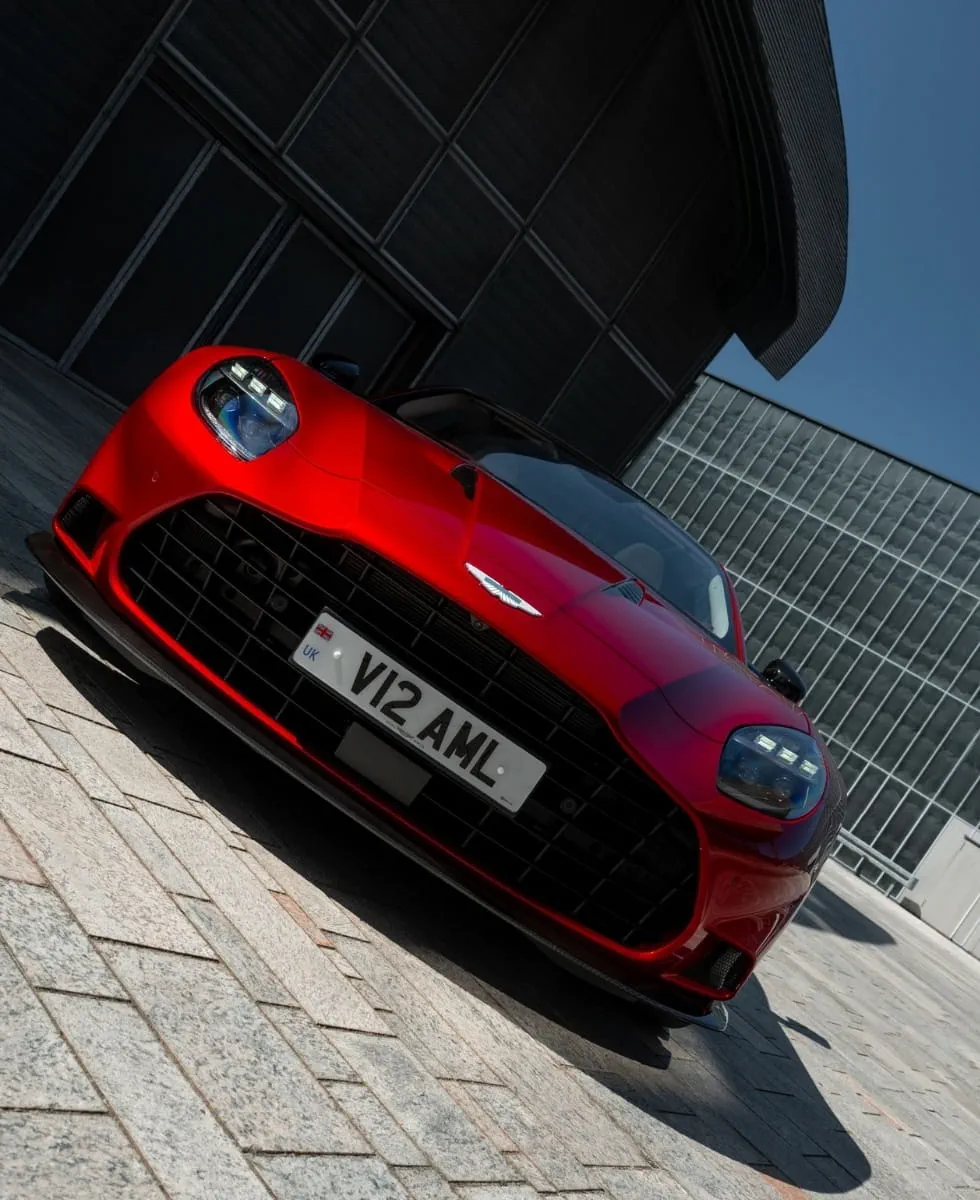 Aston Martin Vanquish V12