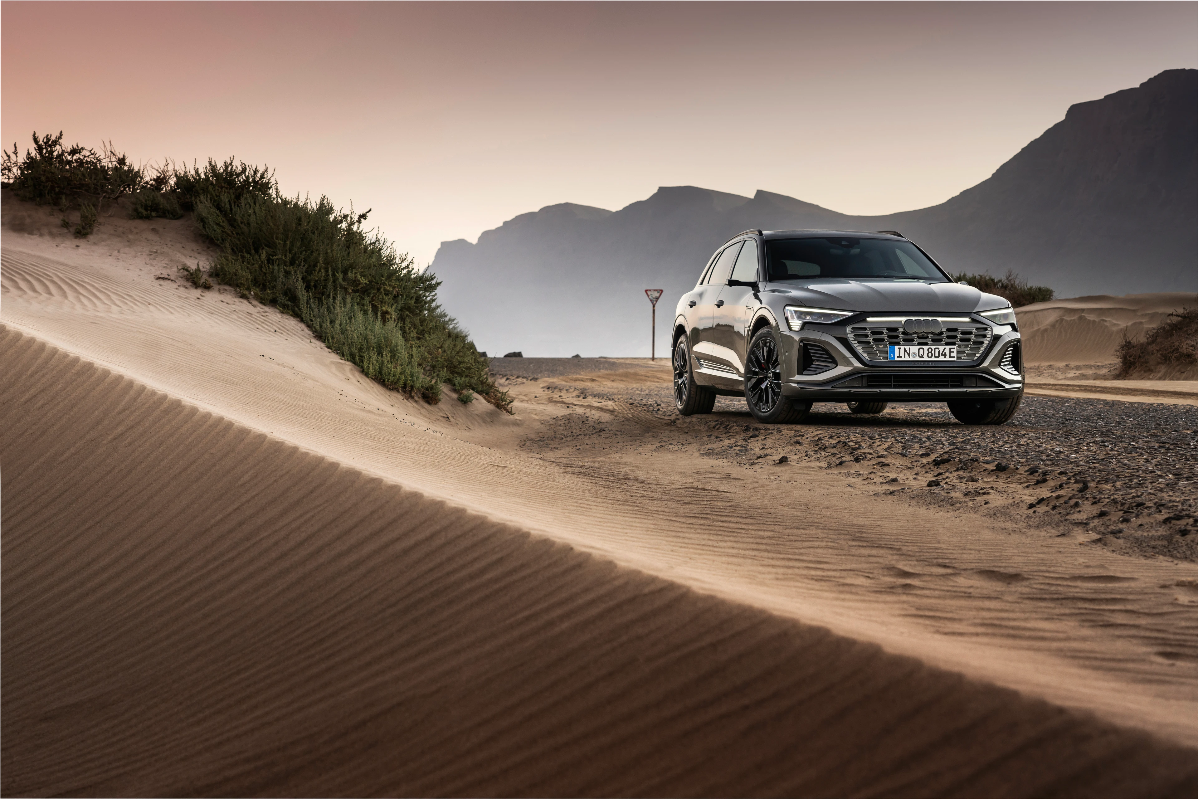 Front Right Three-Quarter View (Dunes)