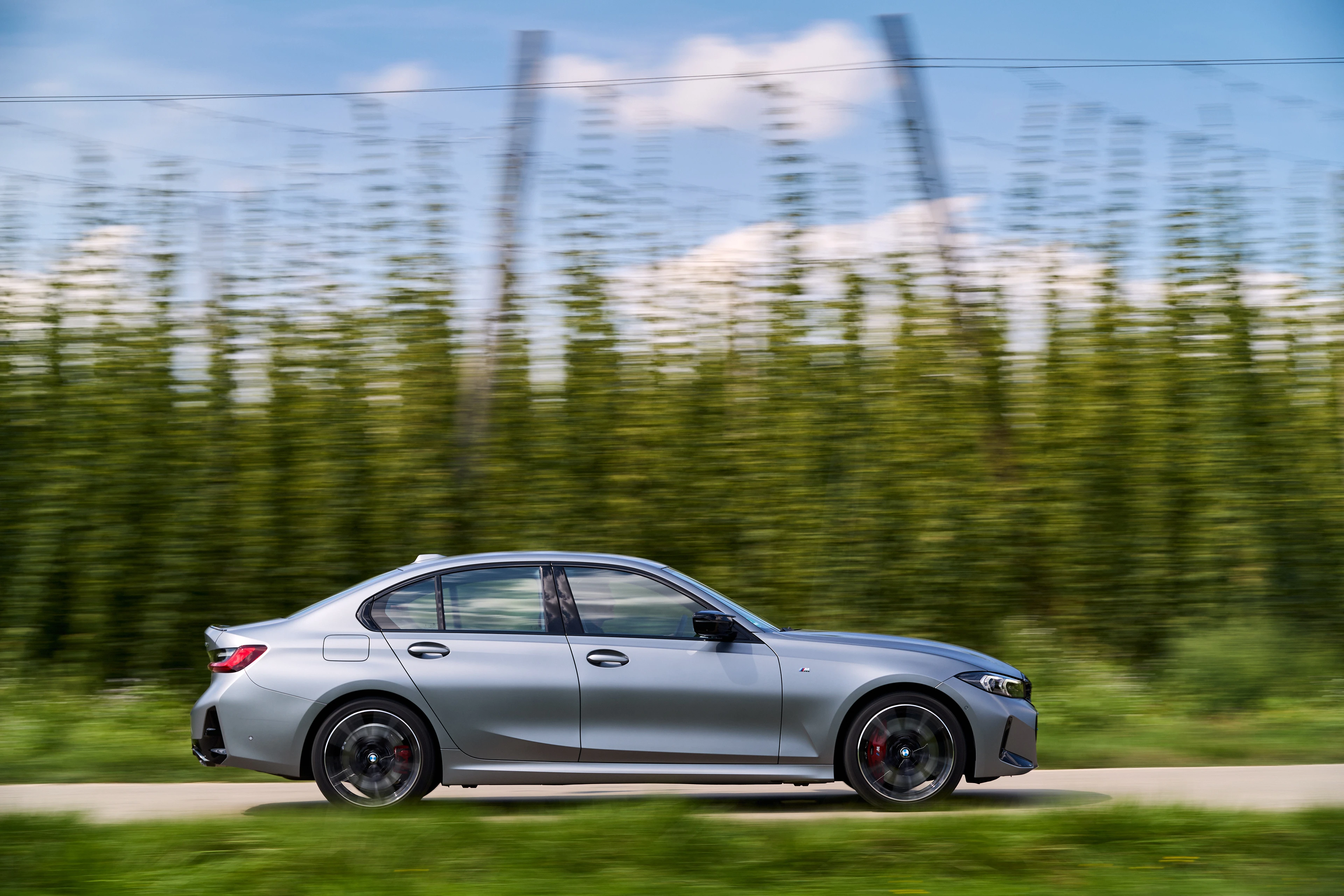 Side Profile (Right, Driving)