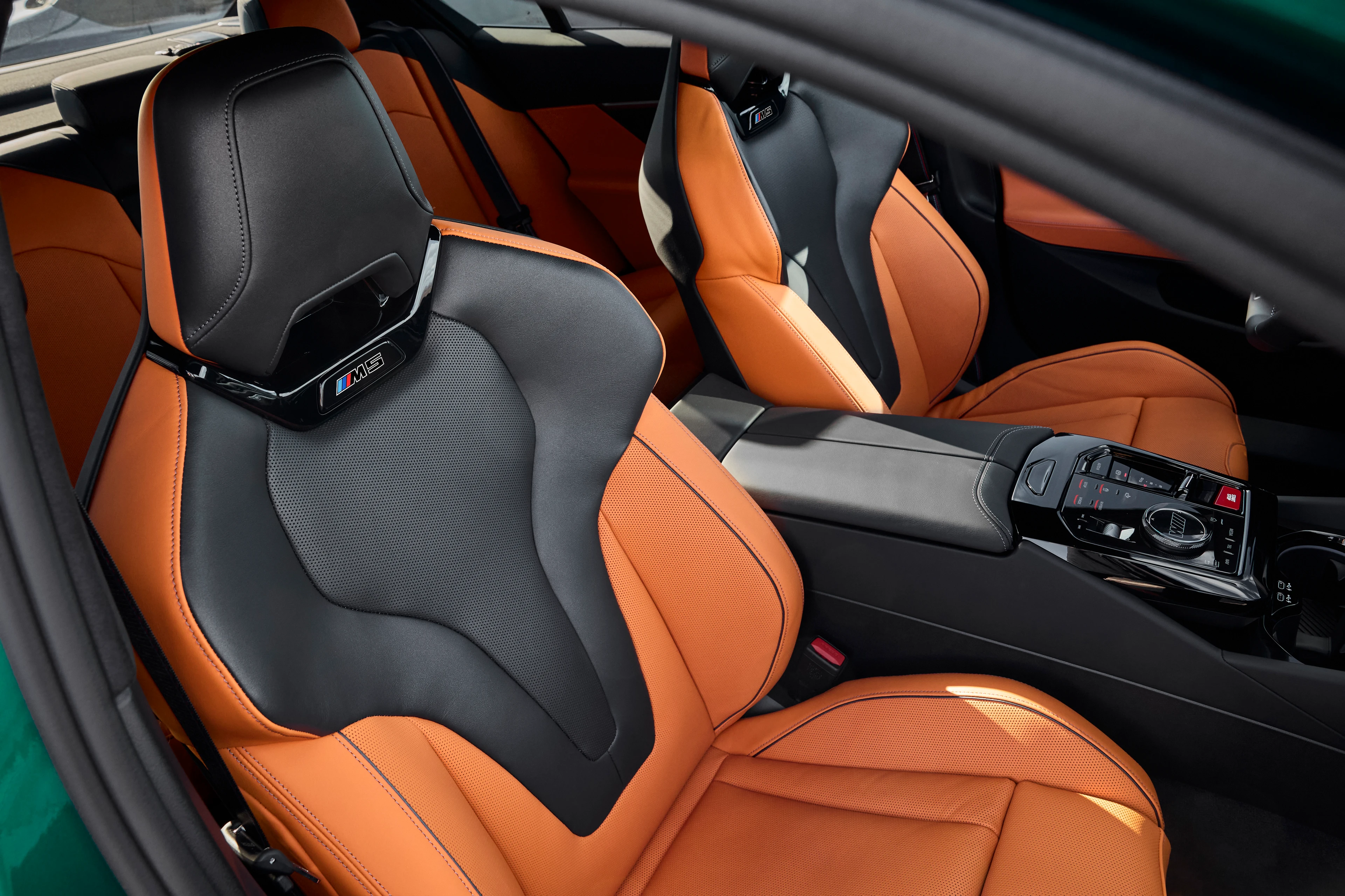 M Multifunction Seats