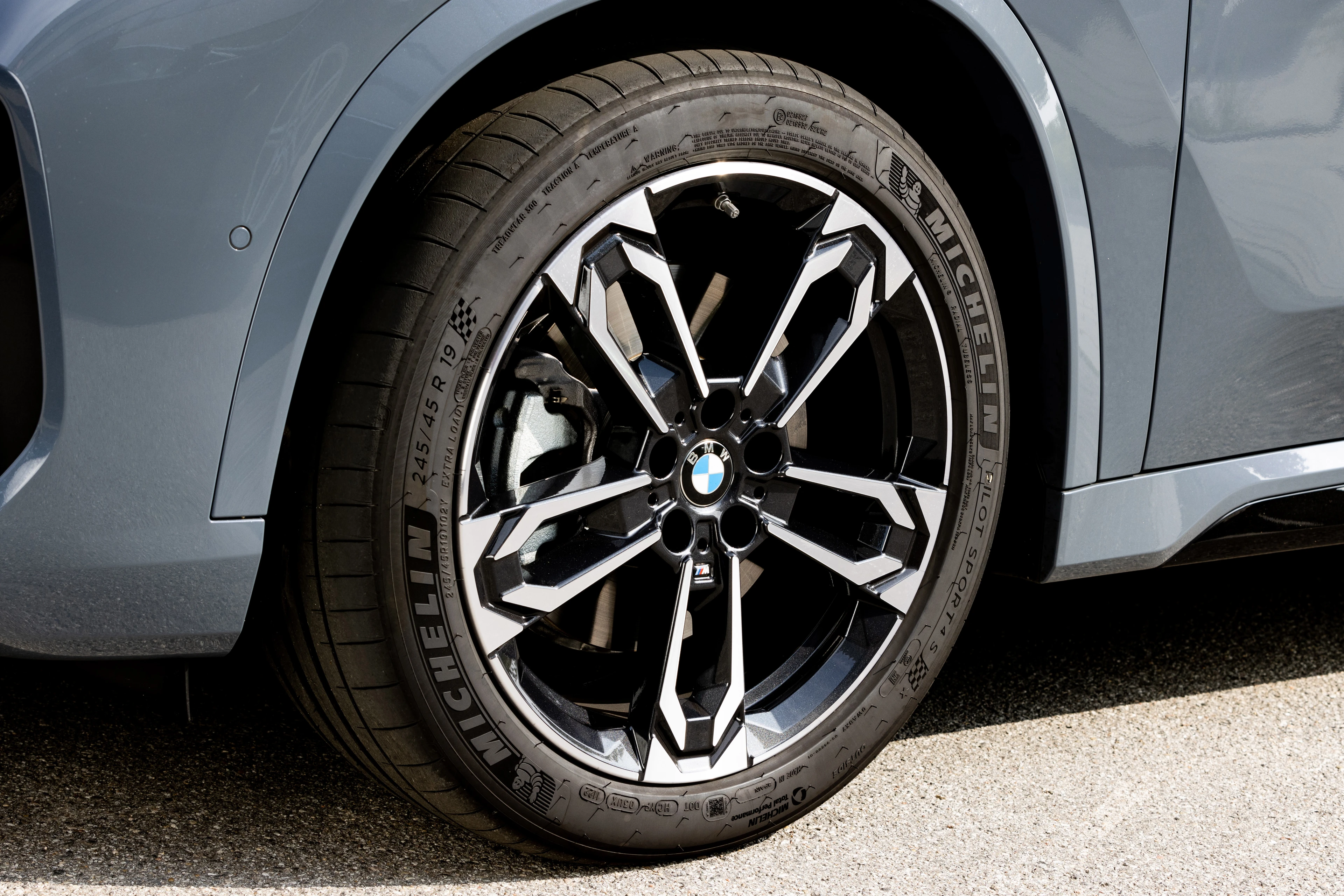 M Alloy Wheel