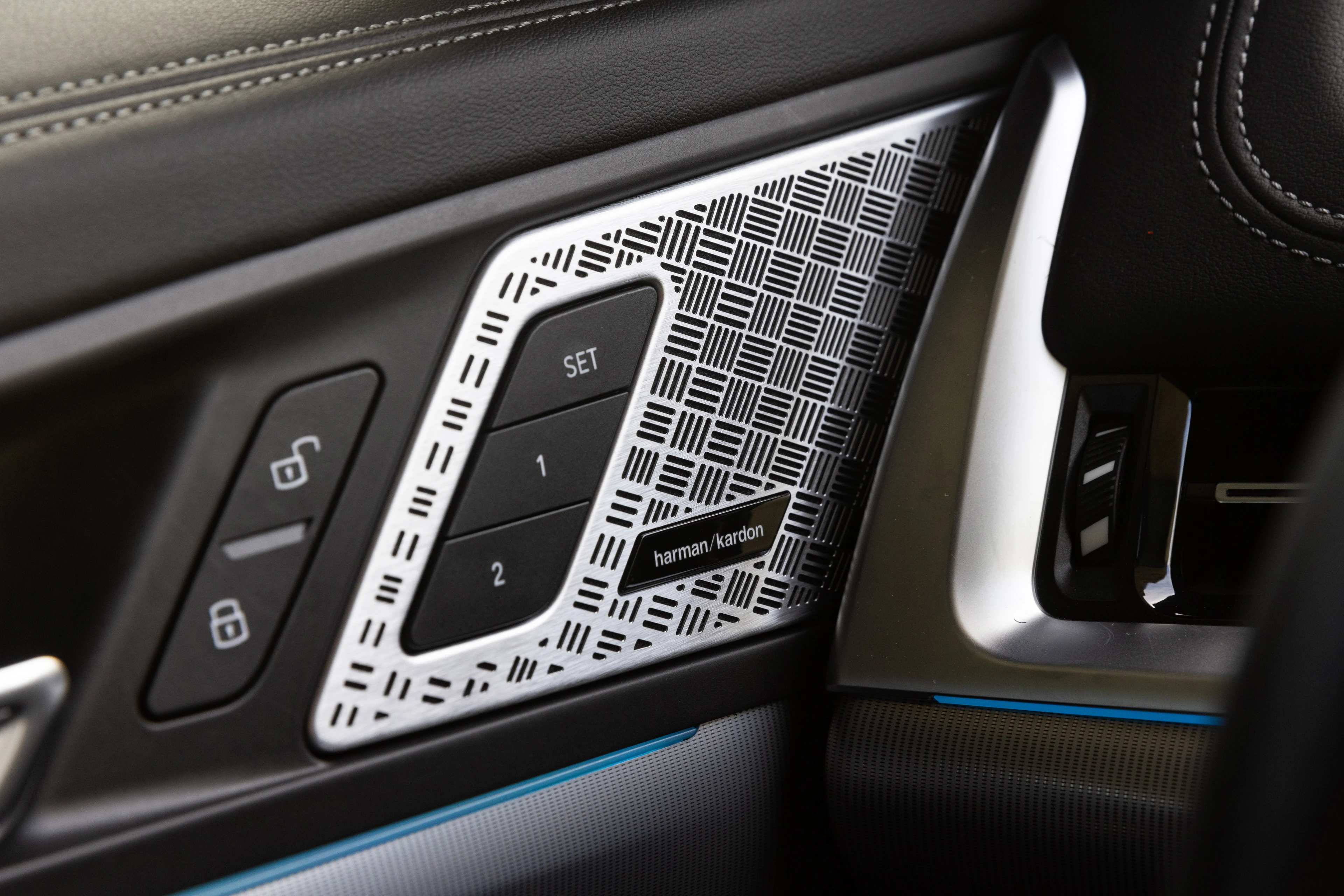 Door Trim with Harman Kardon Speaker