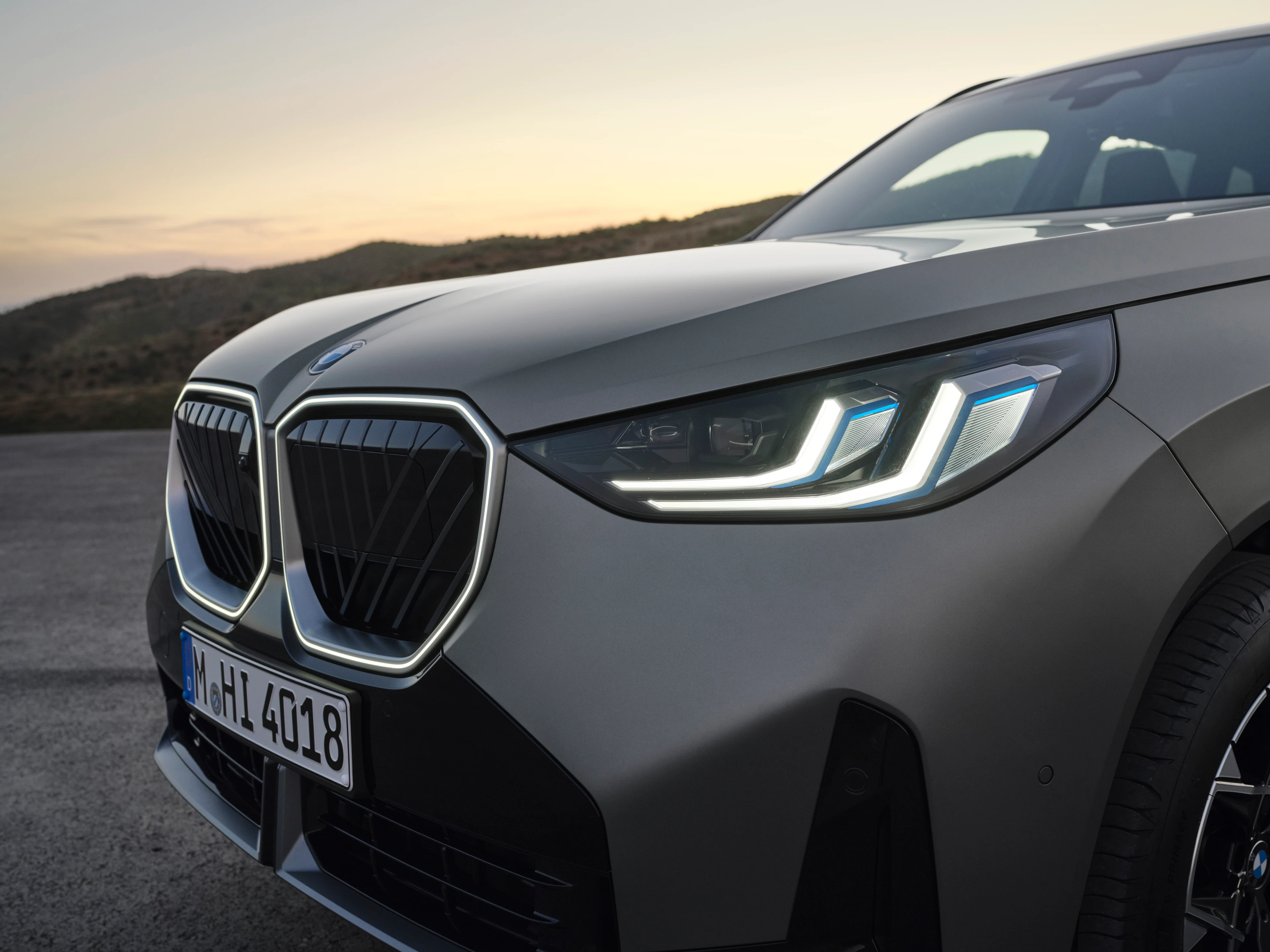 LED Headlamp and Kidney Grille