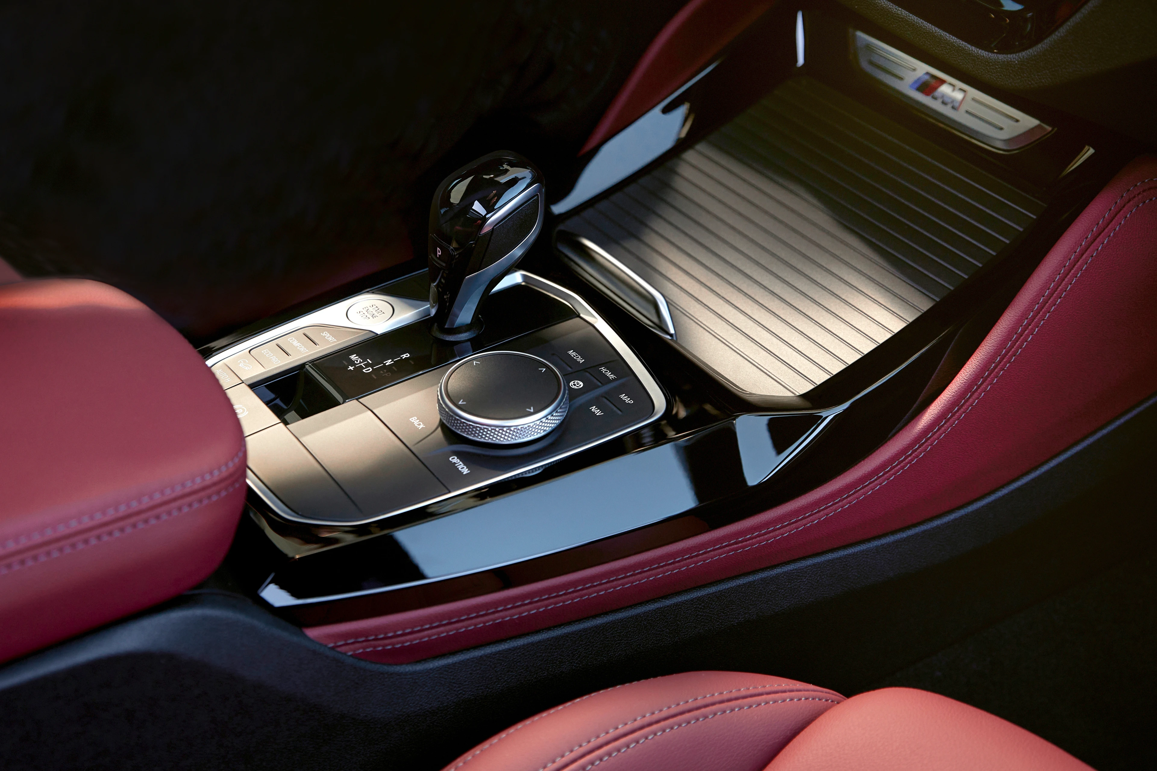 Centre Console and Gear Selector