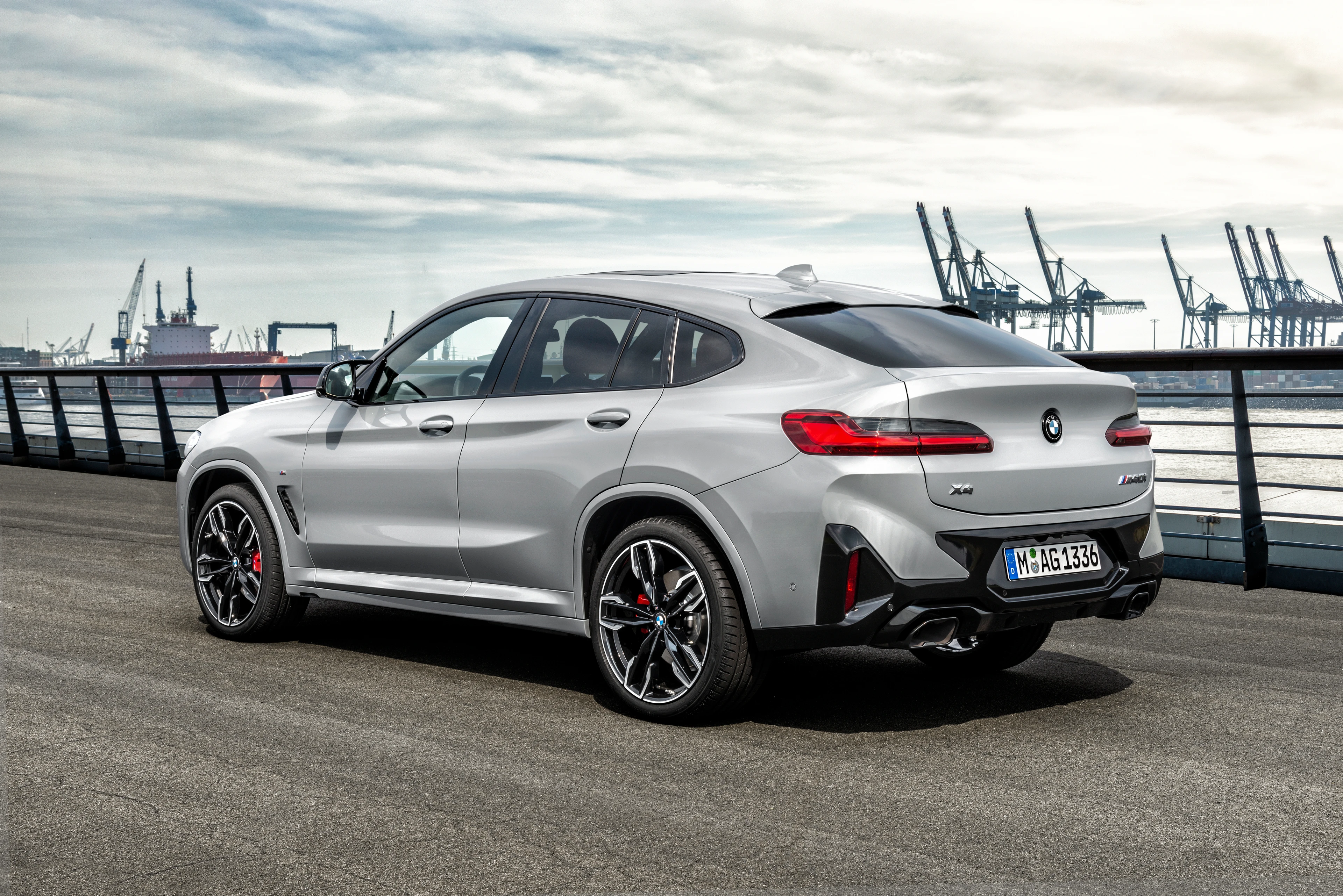 BMW X4 M40i — Rear Left Three-Quarter View