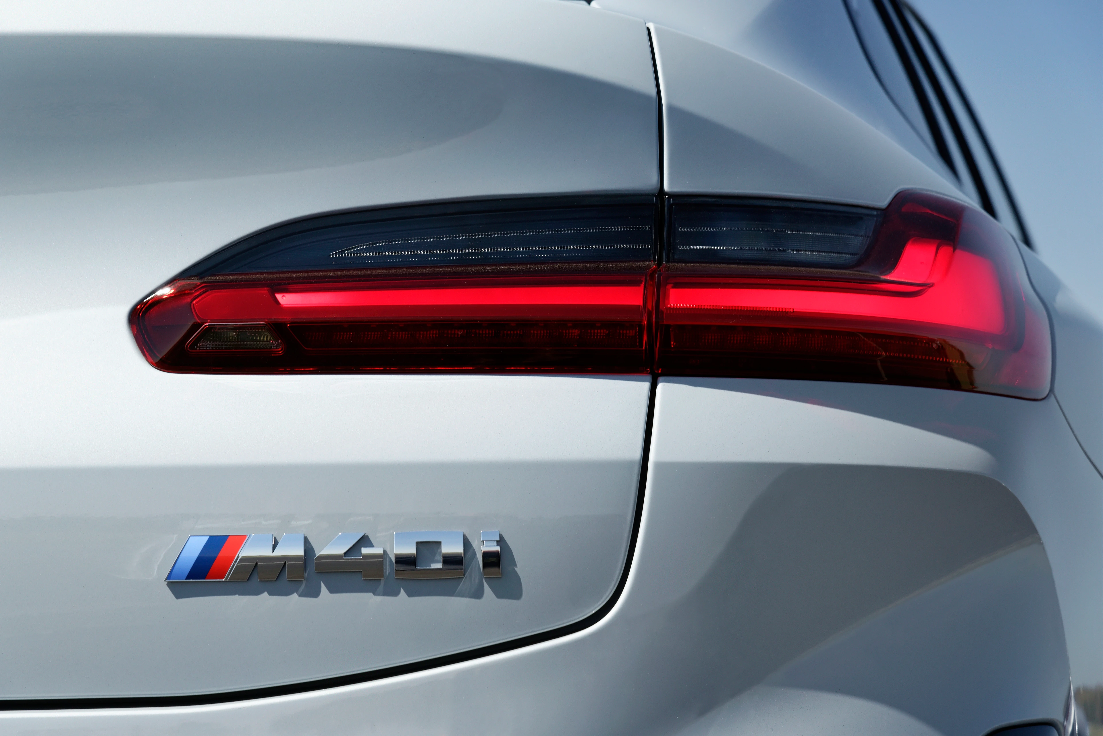 Tail Lamp and M40i Badge