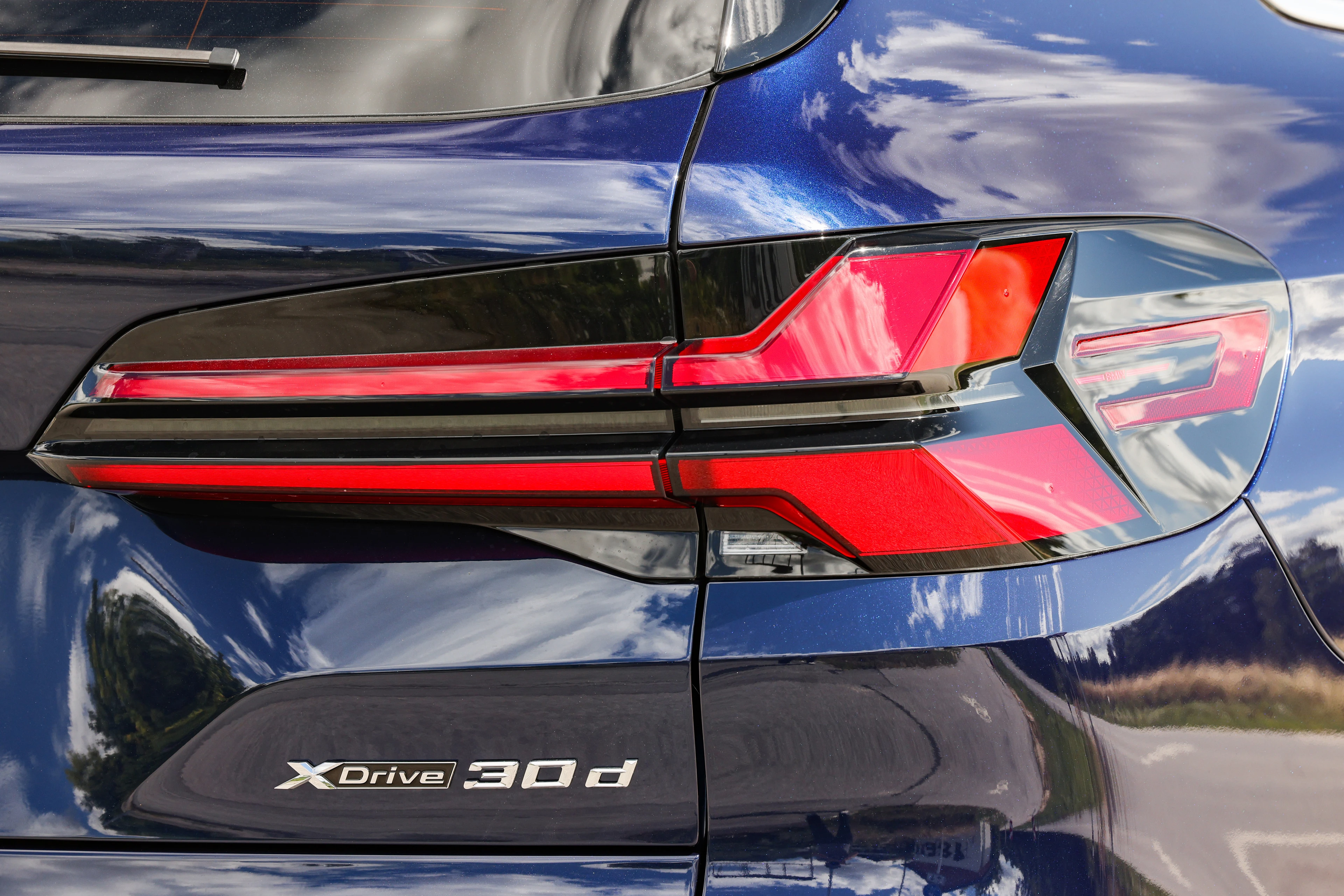 LED Tail Lamp and xDrive30d Badge