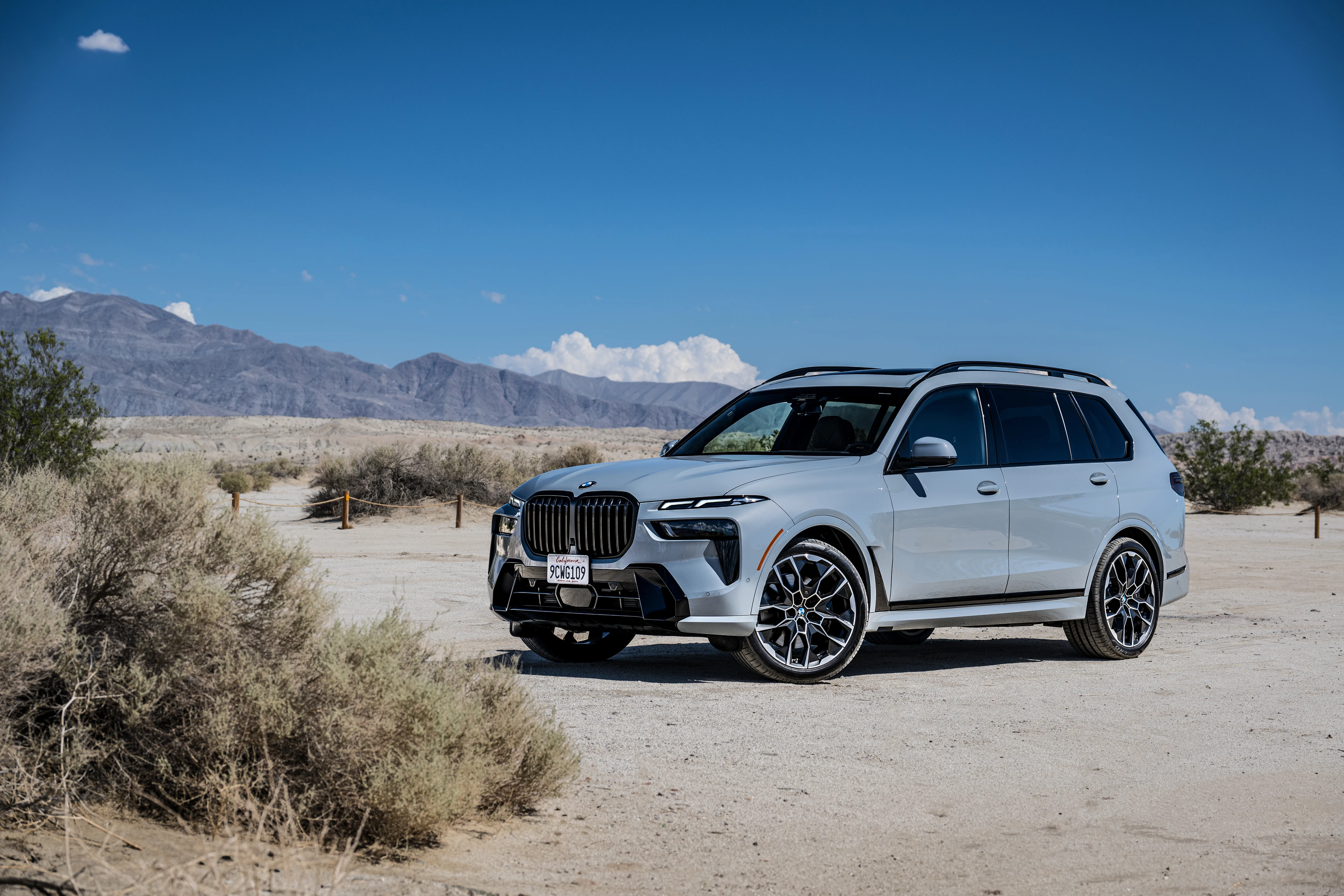Front Left Three-Quarter View (Desert)