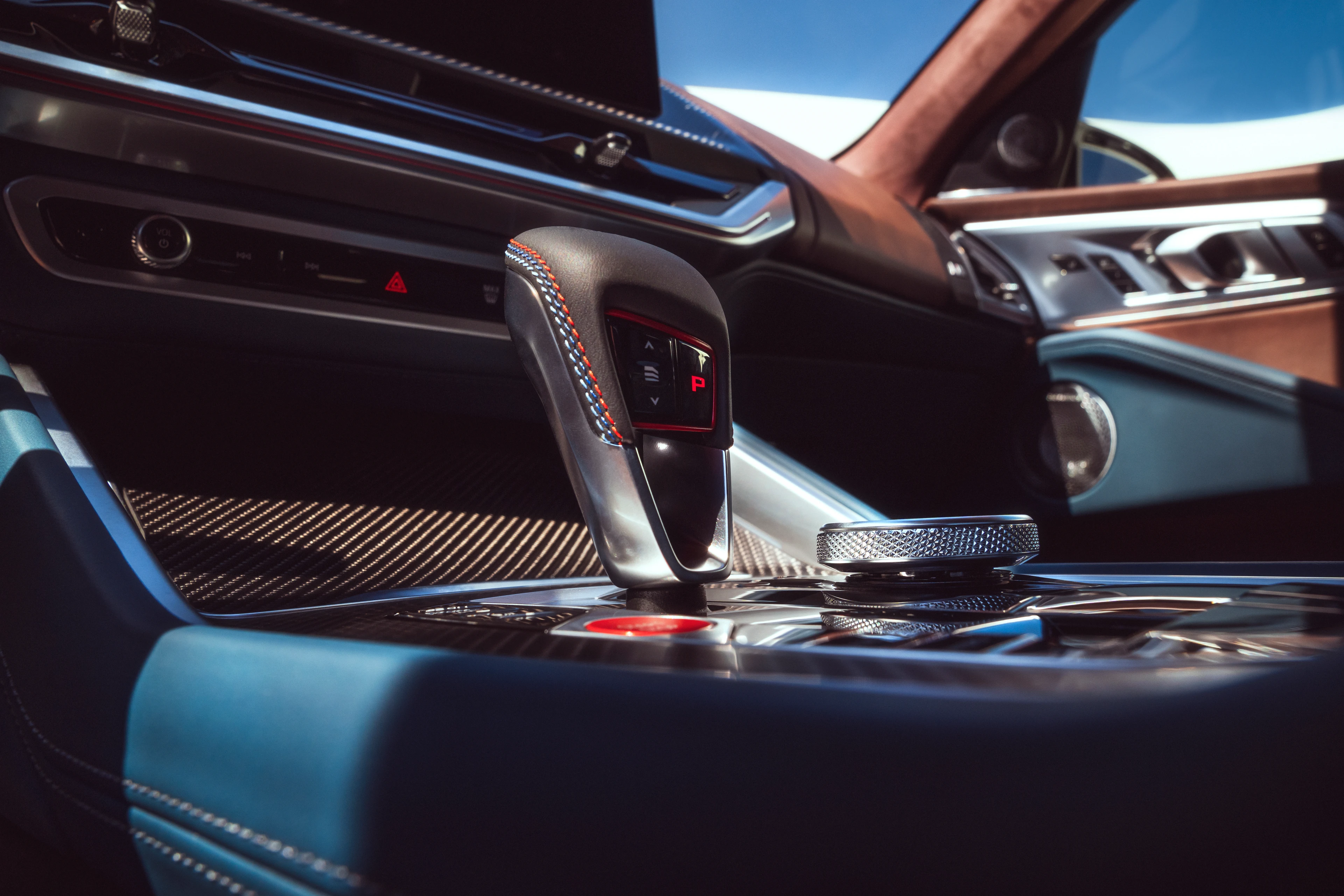 Centre Console and Gear Selector