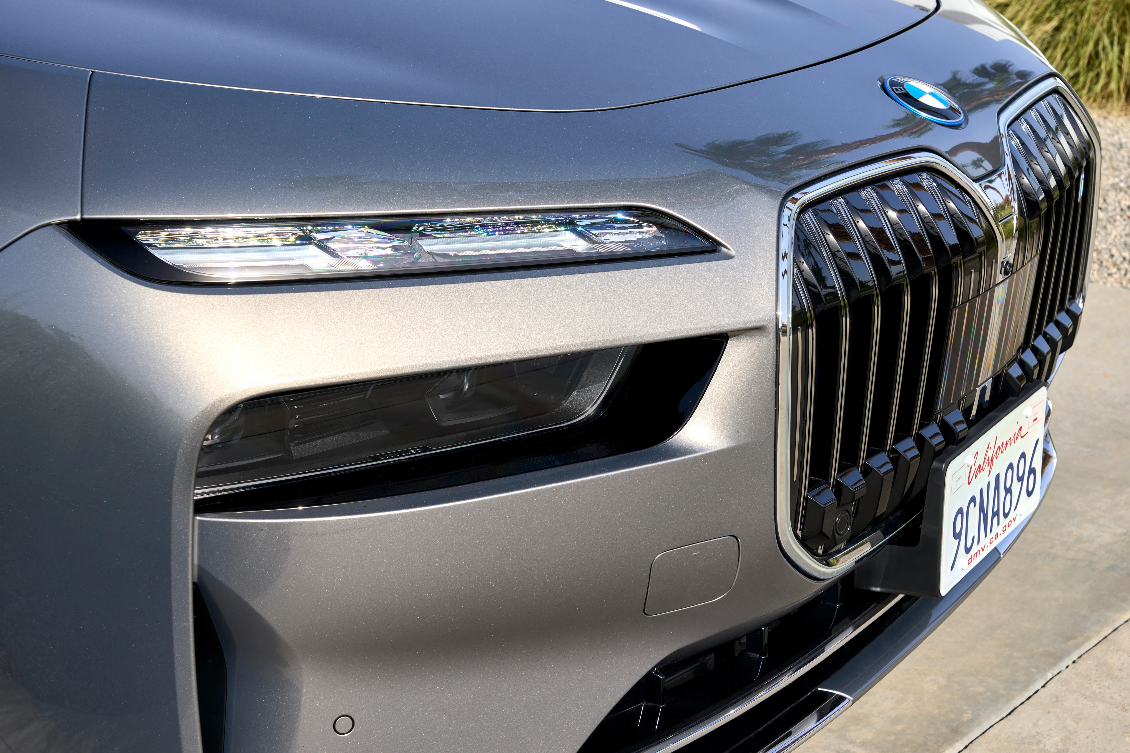 Split Headlamp and Kidney Grille