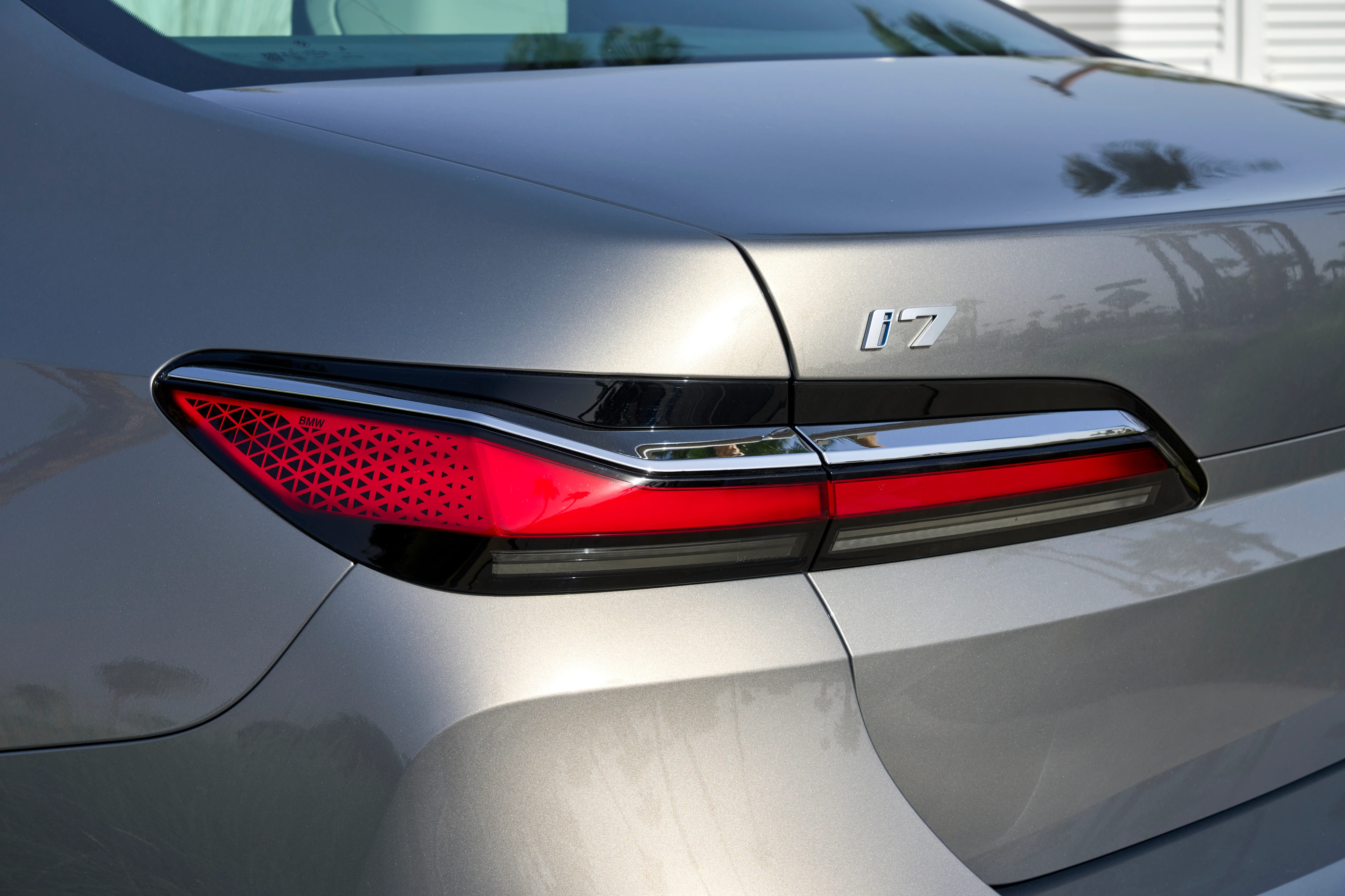 Tail Lamp and i7 Badge