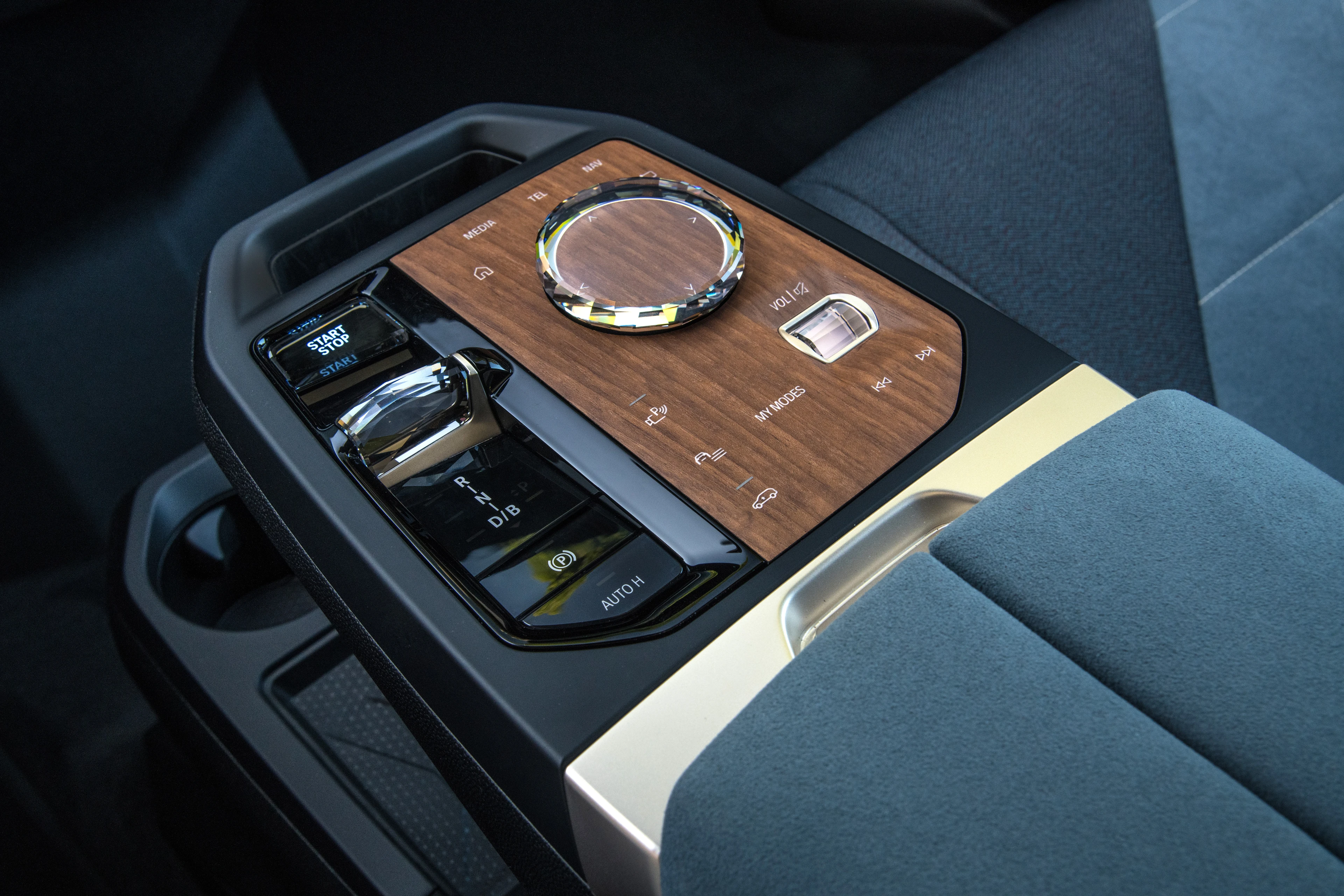 Centre Console with Crystal Controls