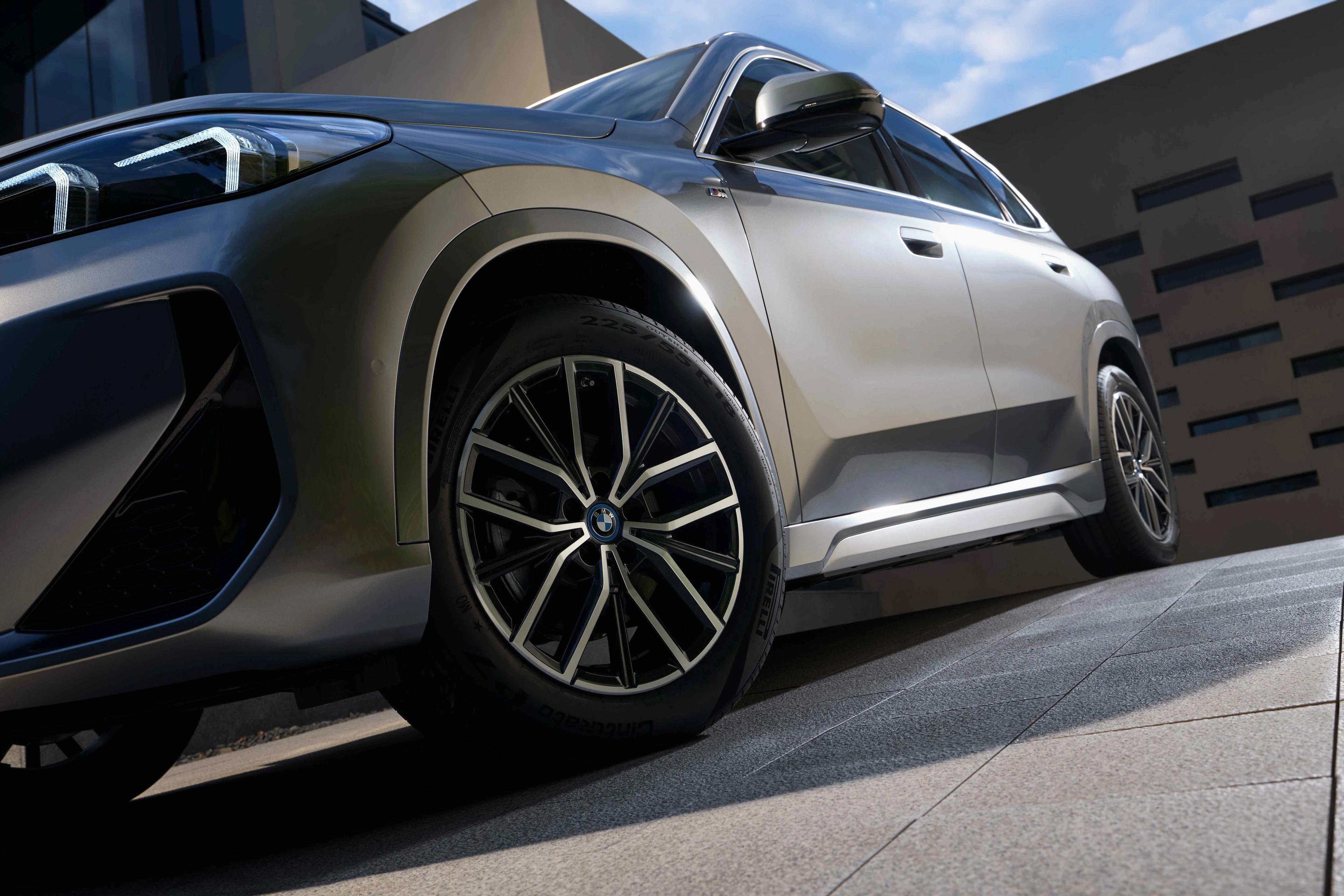 Alloy Wheel and Front Wing
