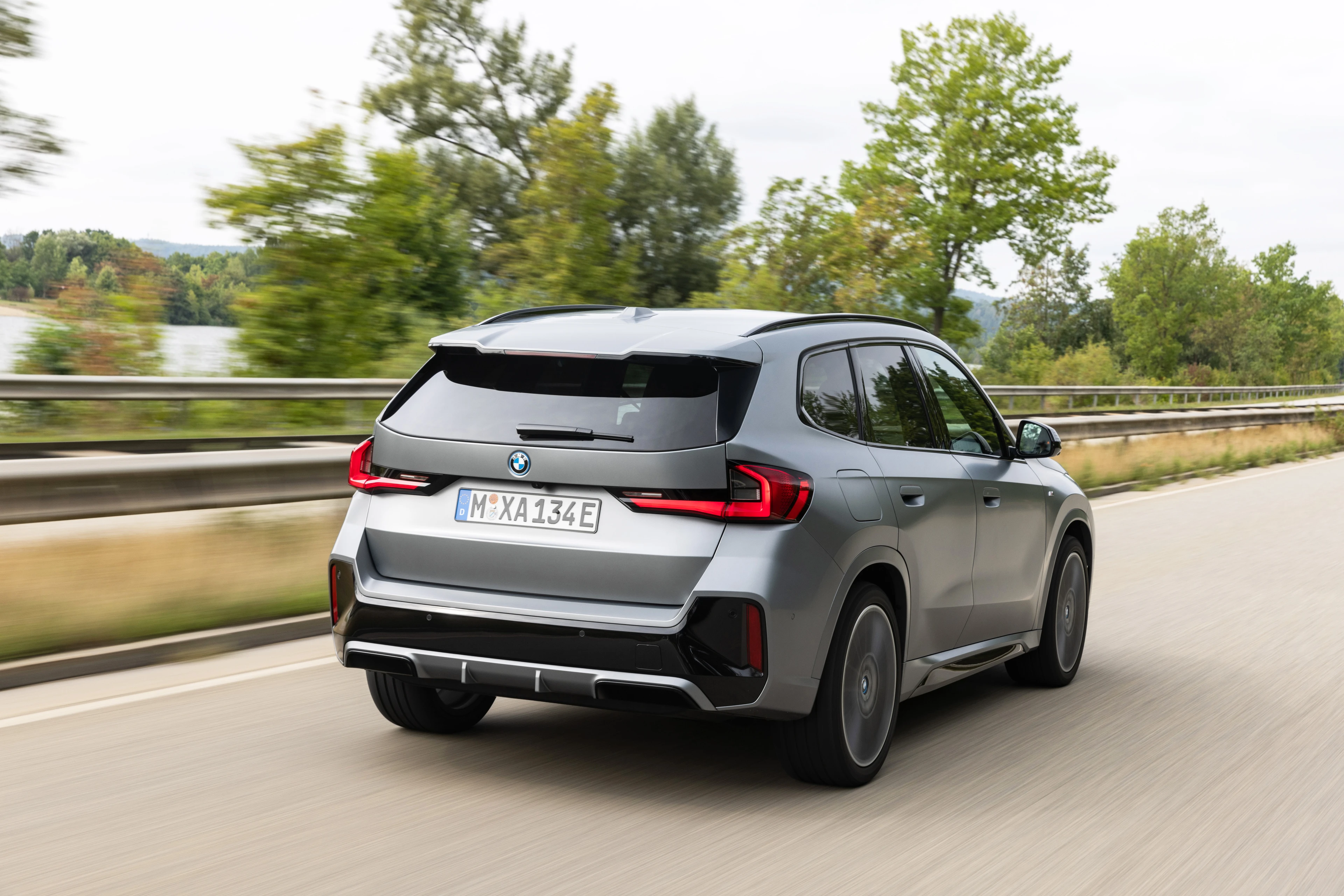 Rear Right Three-Quarter View (Driving)