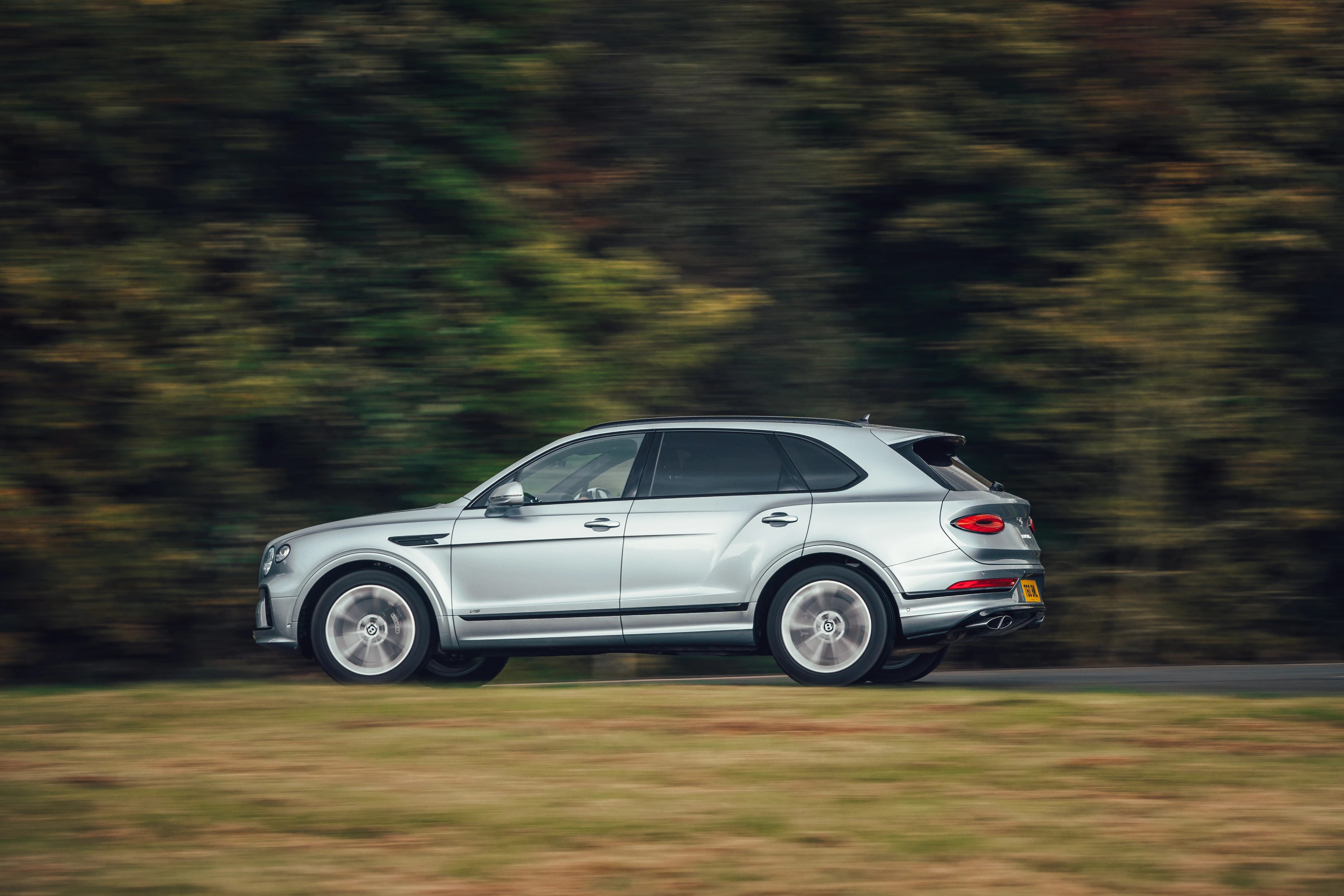 Bentley Bentayga — Left Side Profile