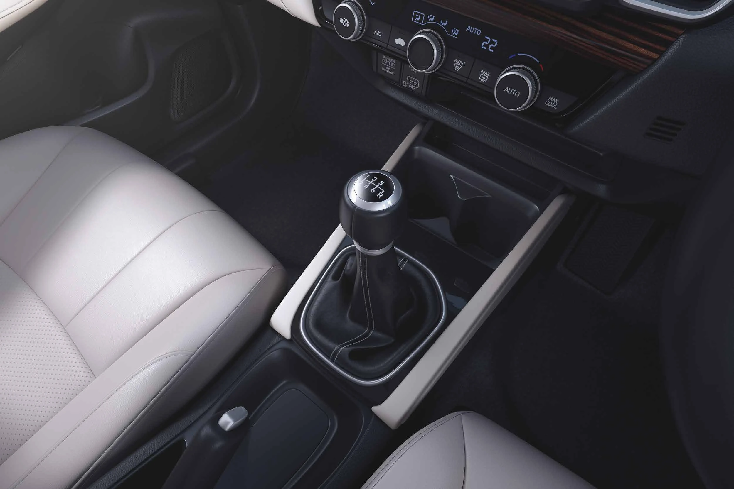 Manual Gear Lever and Front Seats