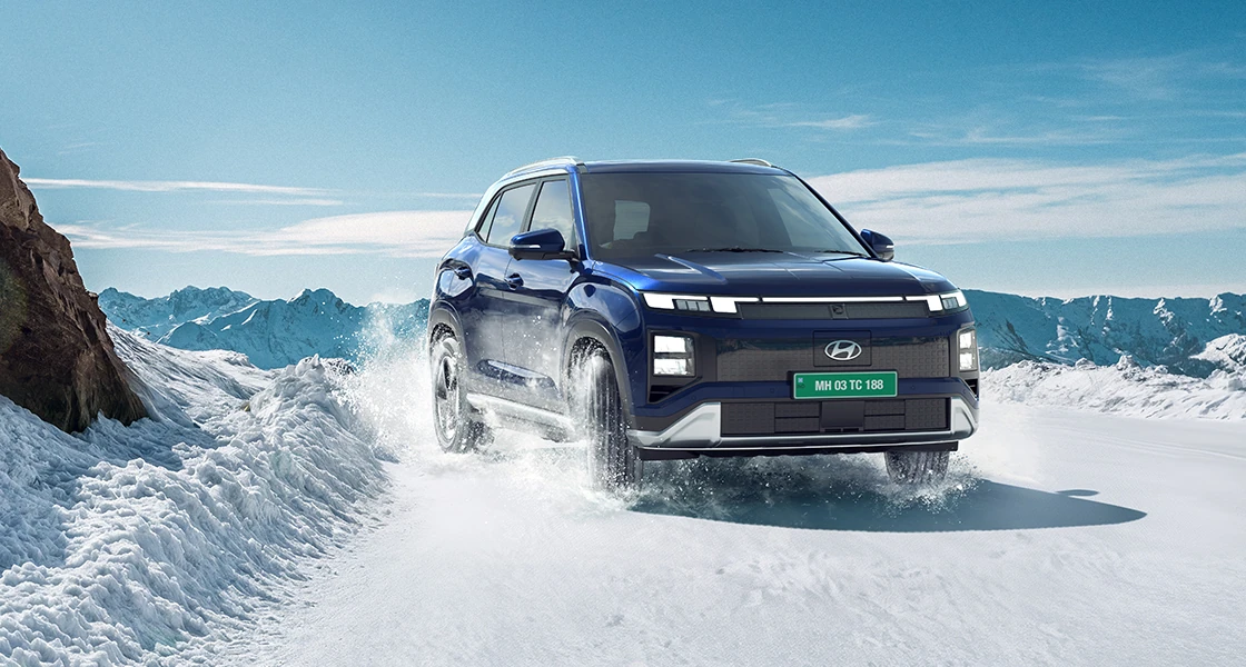 Driving: Front Three-Quarter (Snow)