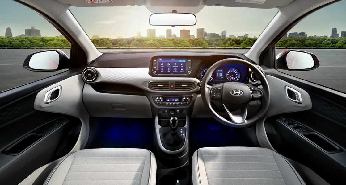Dashboard (Dual-Tone Grey Interior)