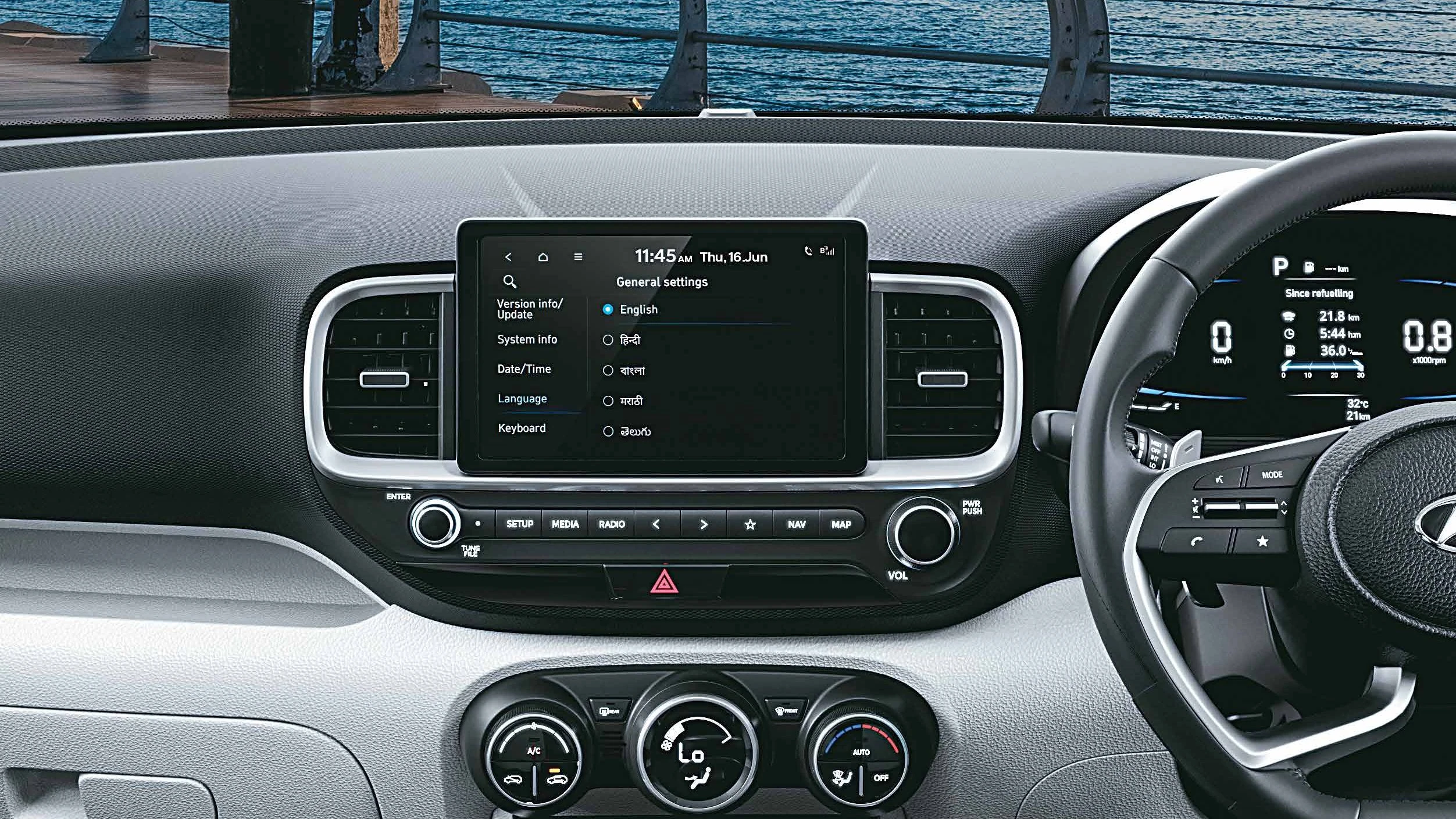 Touchscreen and Digital Cluster
