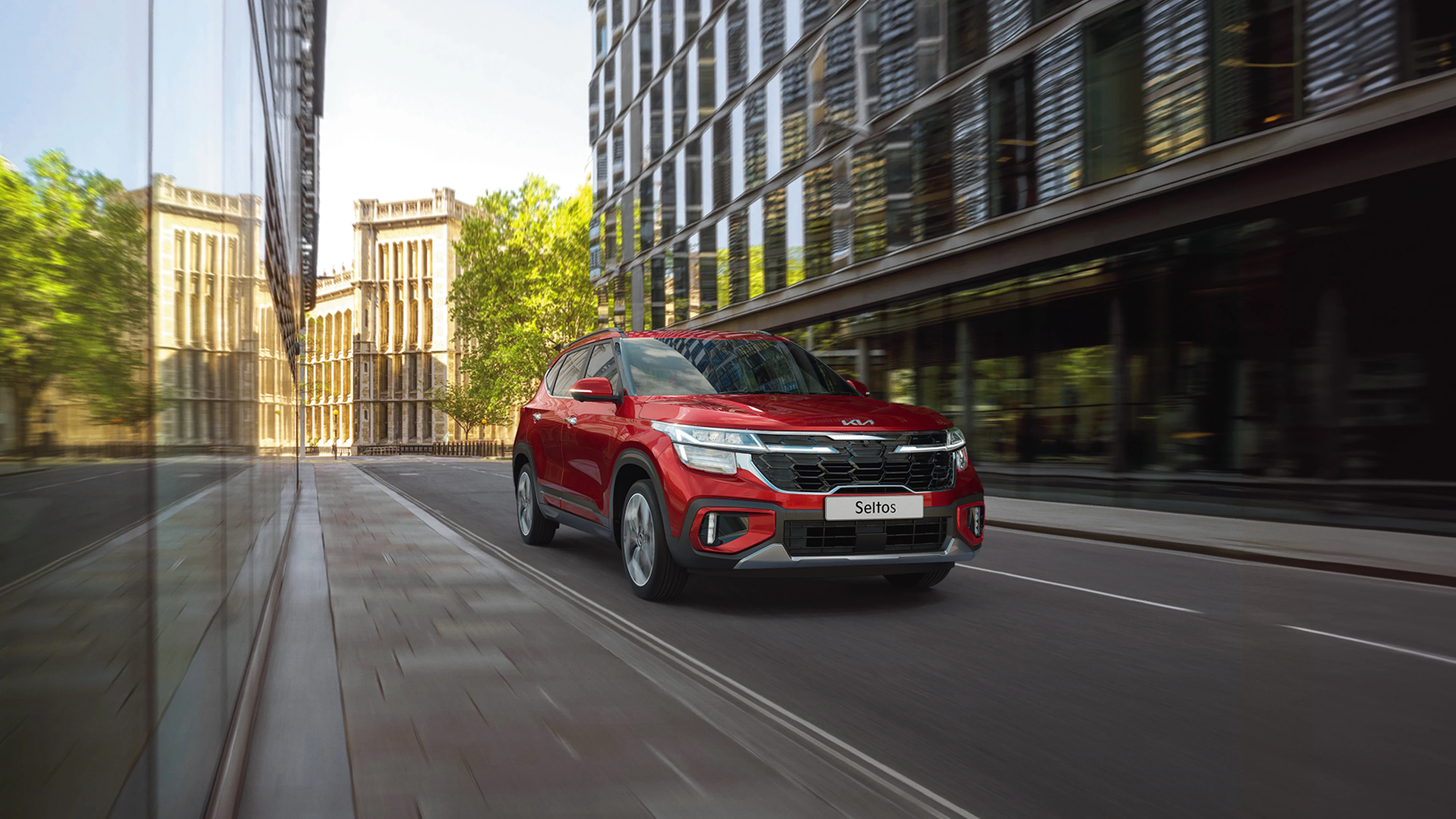 Driving: Front Right Three-Quarter (City)