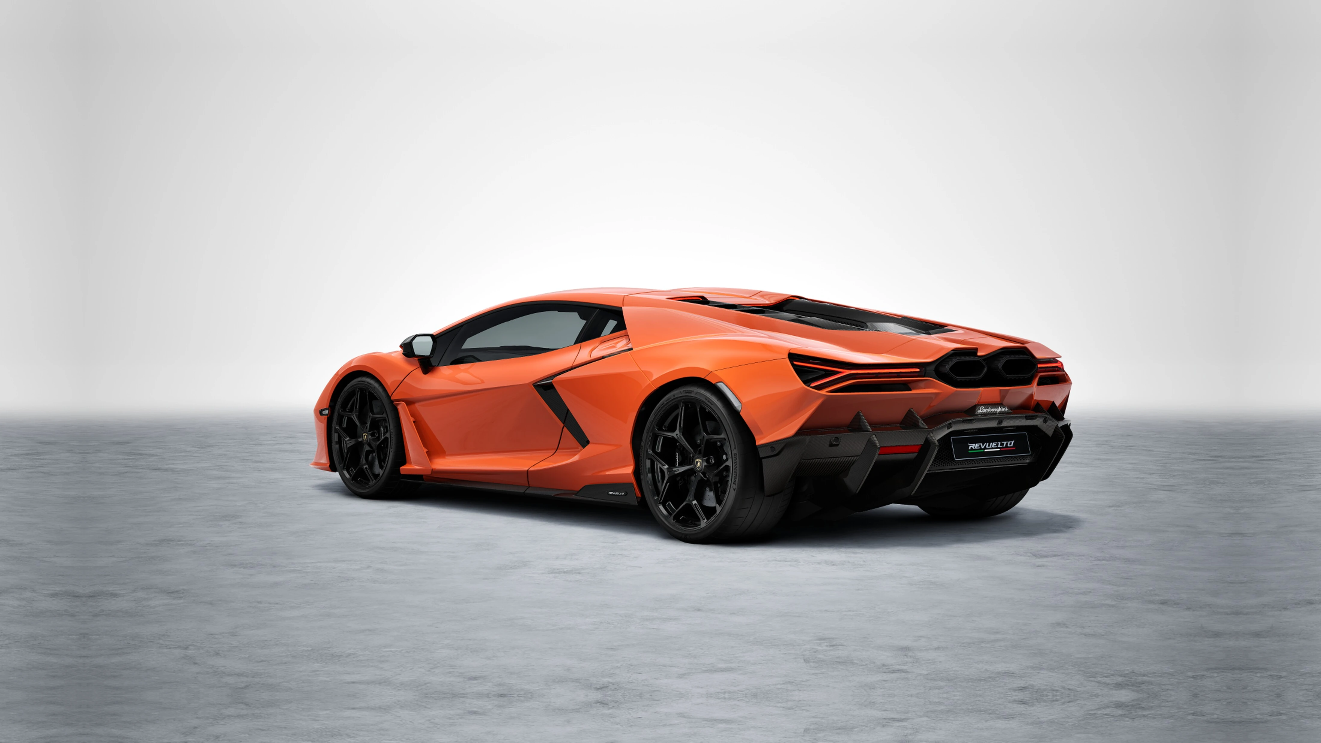 Rear-left 3/4