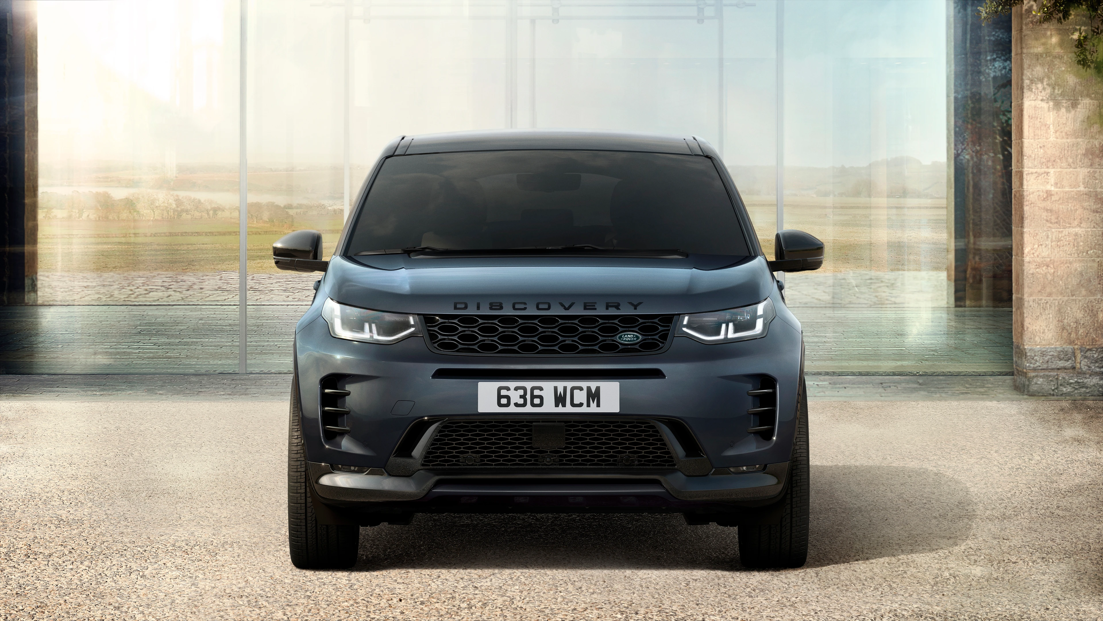 Land Rover Discovery Sport — Front View