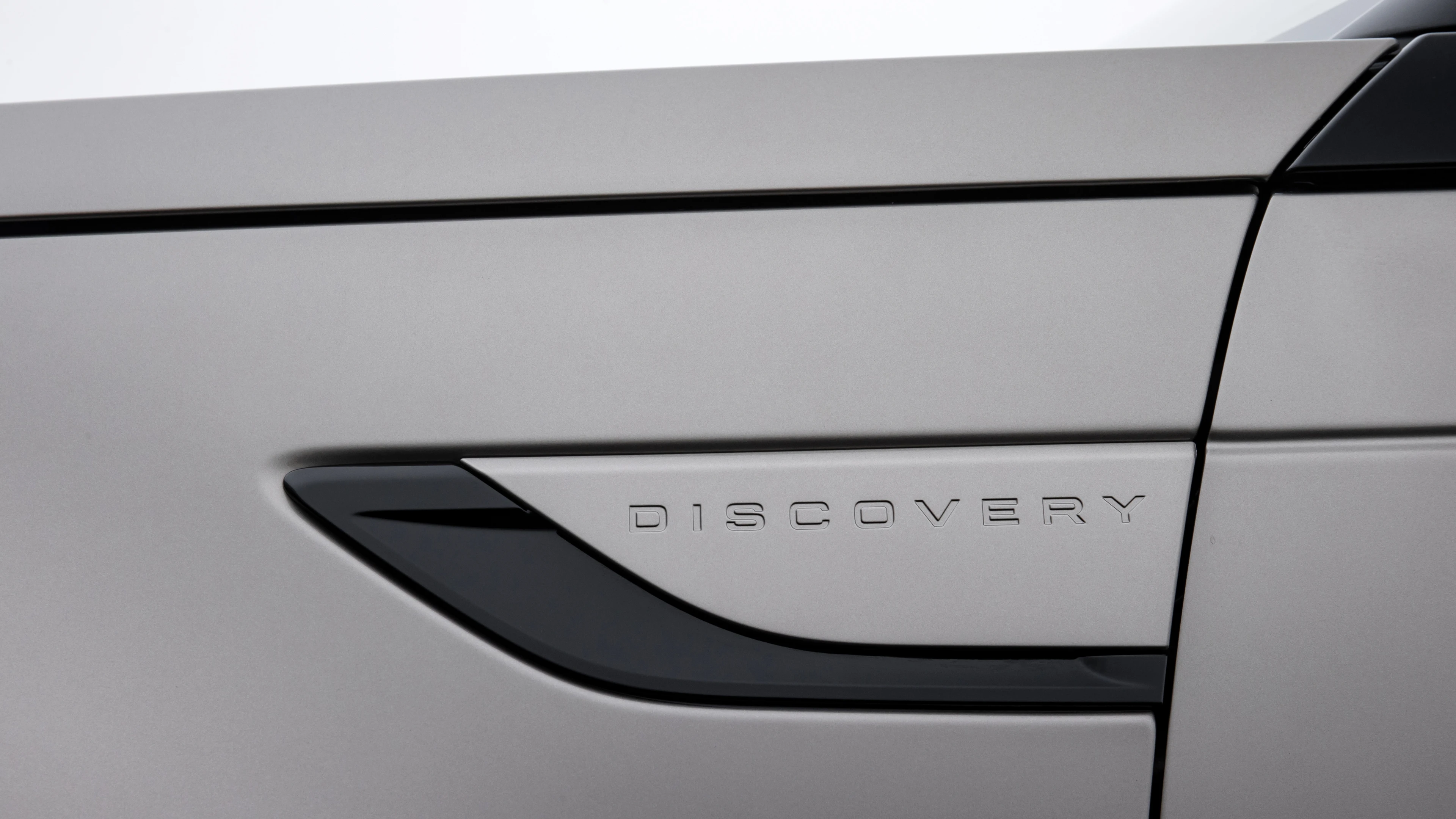 Side Vent with Discovery Lettering