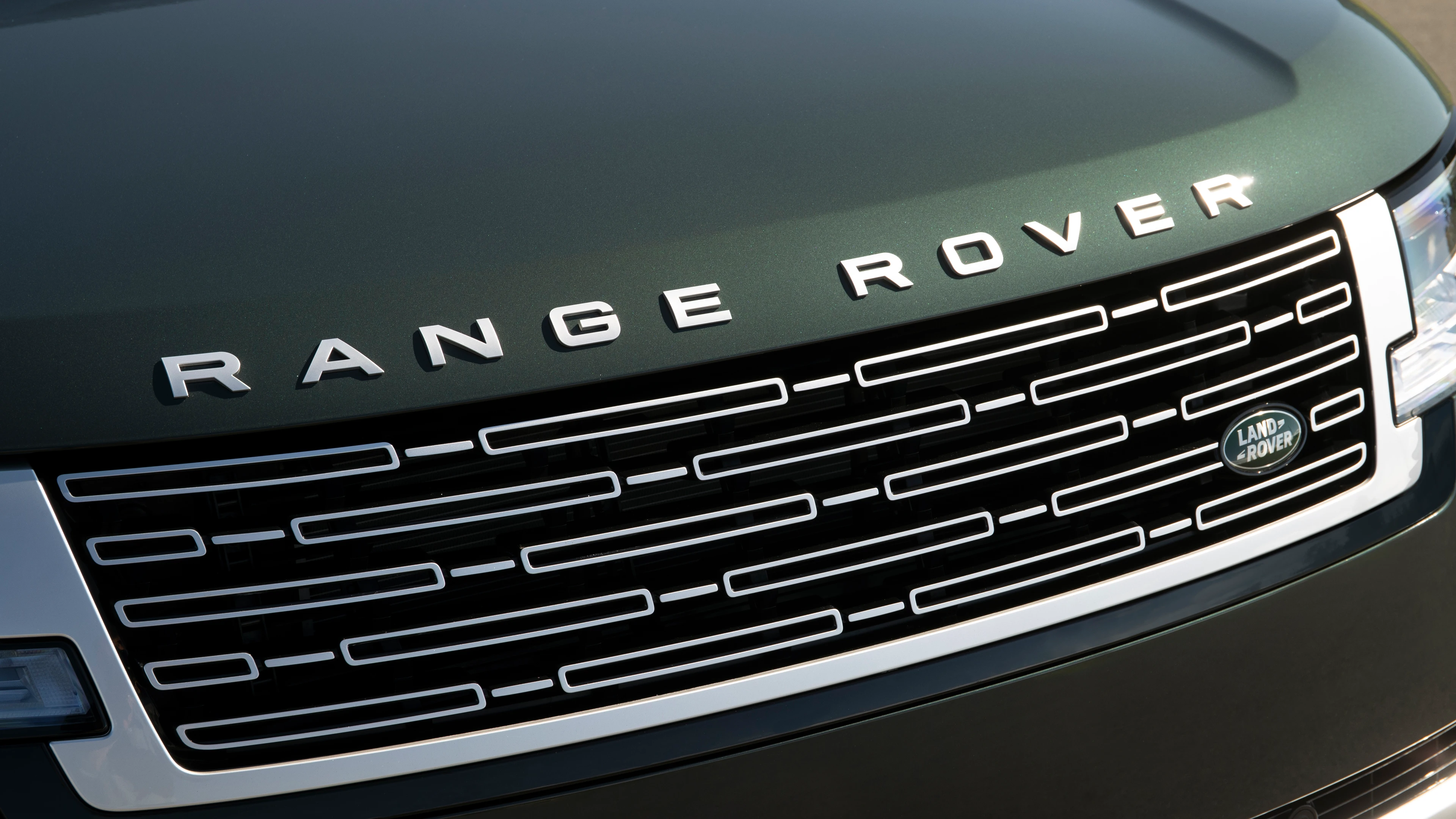 Grille and Range Rover Lettering