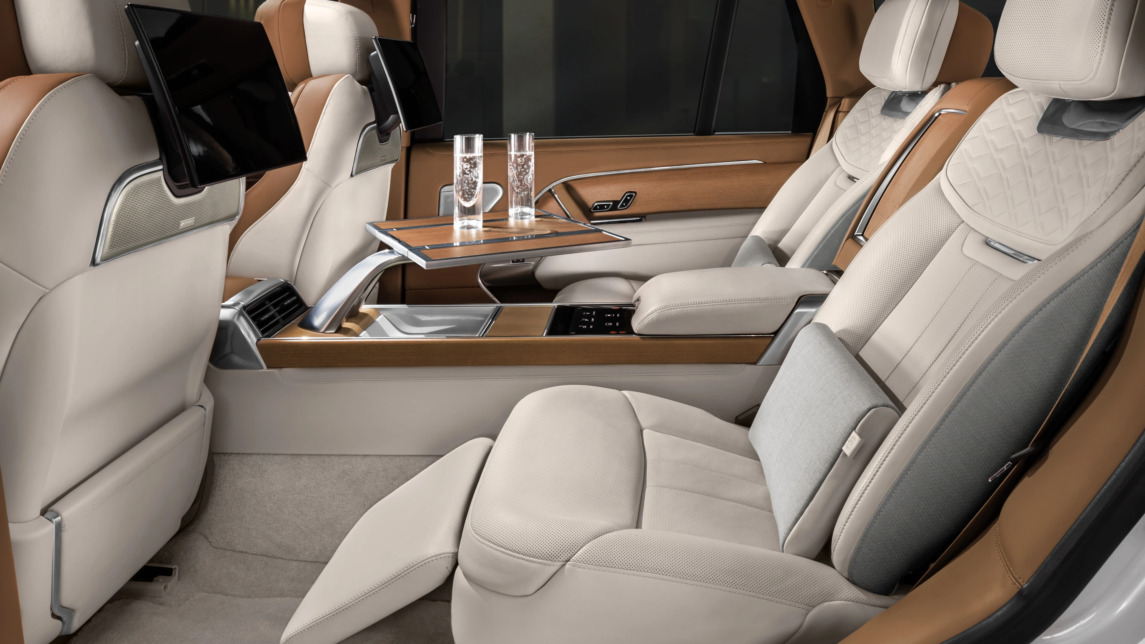 Rear Seats with Deployable Table (SV LWB)