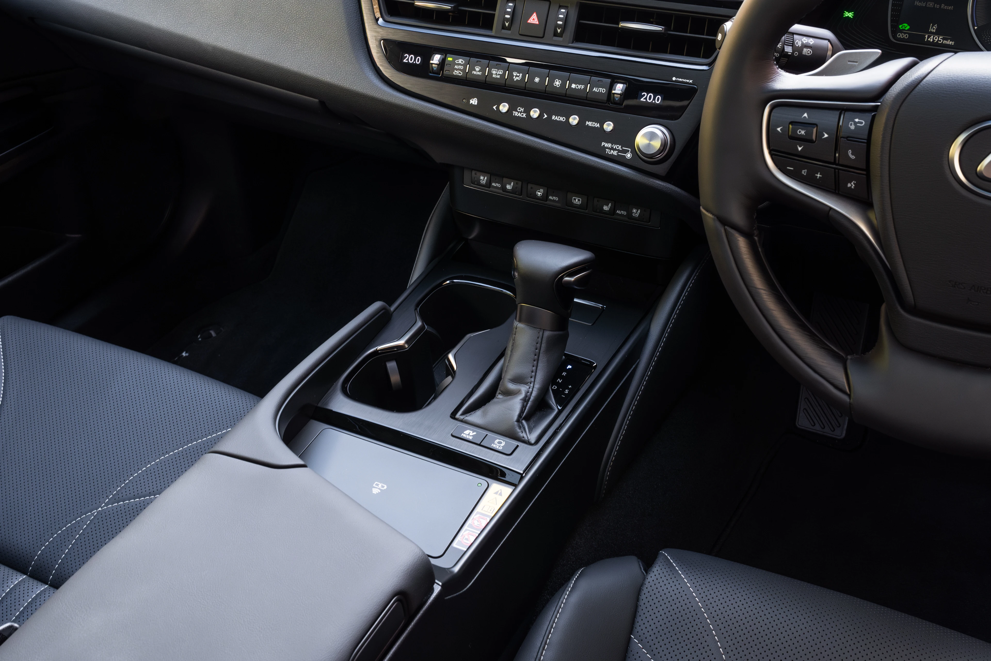 Centre Console and Gear Selector