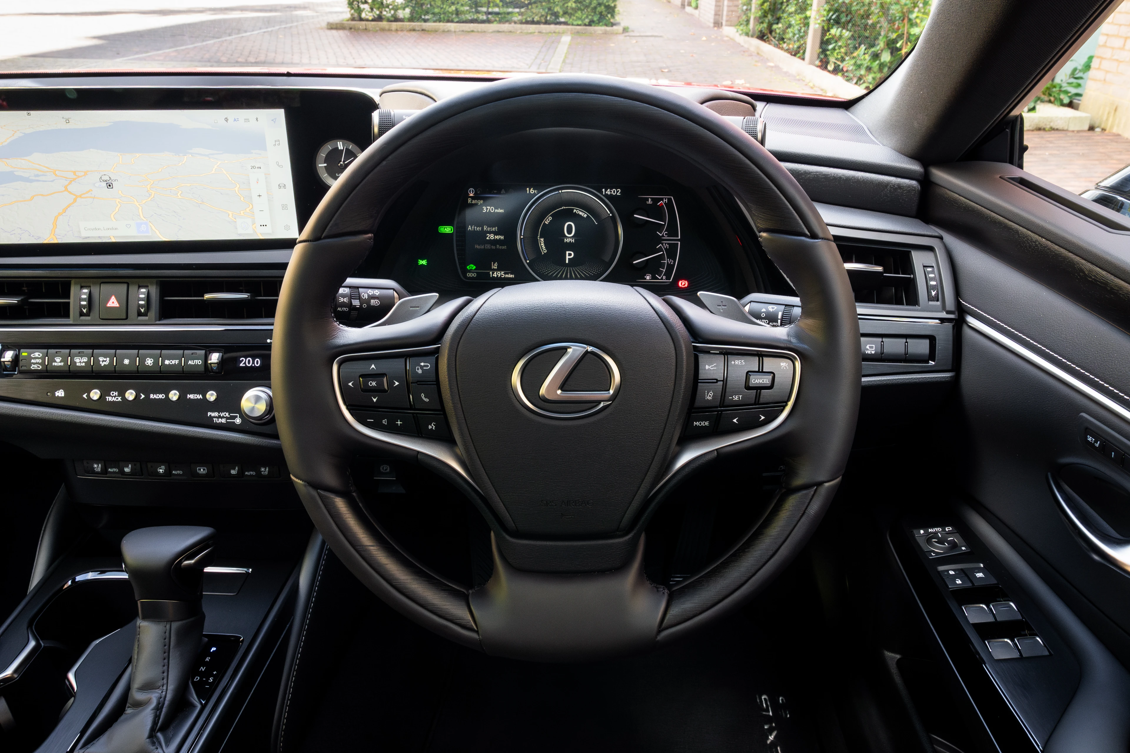 Steering Wheel and Digital Cluster