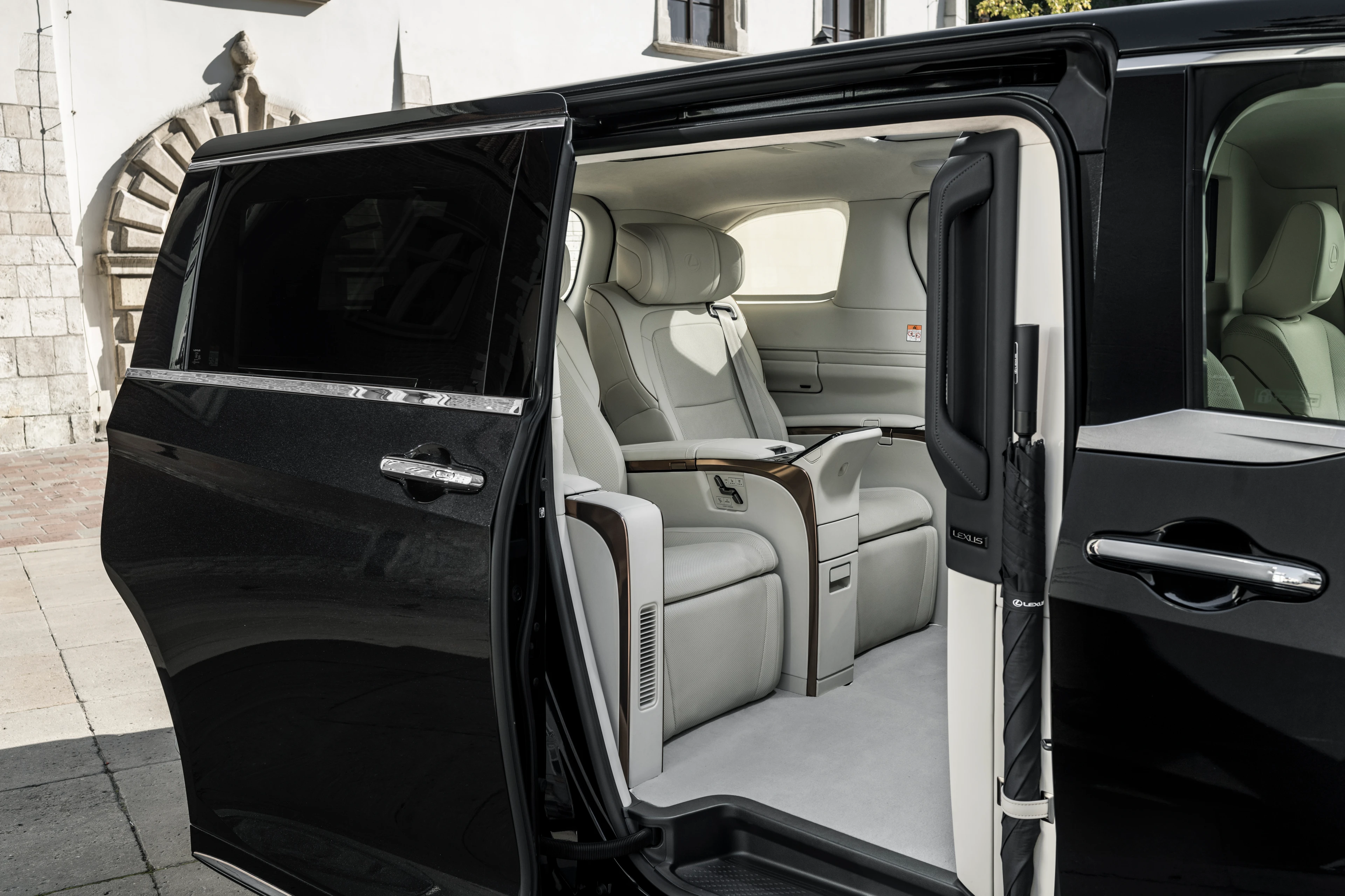 Power Sliding Door and Rear Cabin