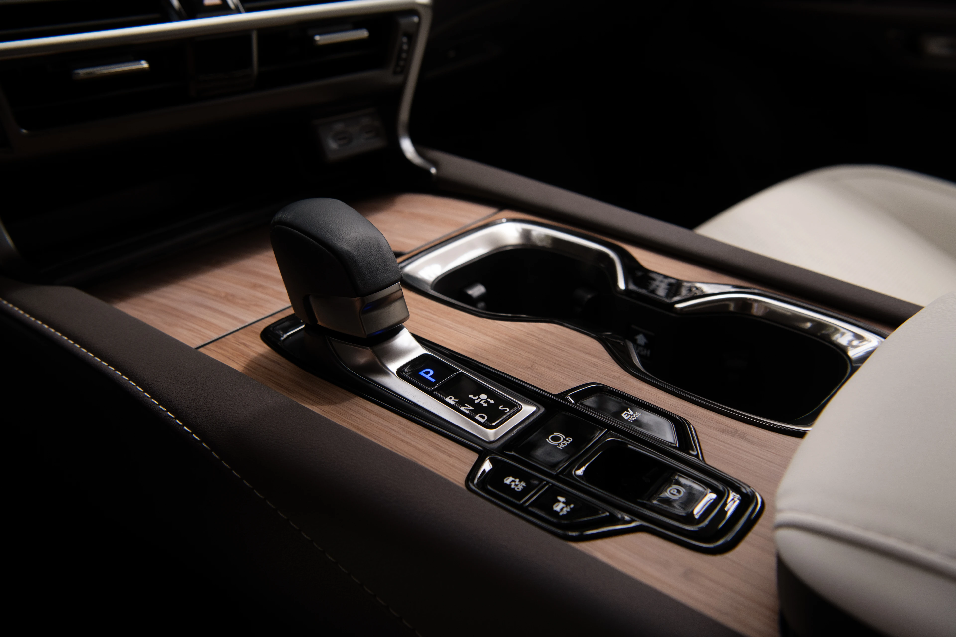 Centre Console and Gear Selector