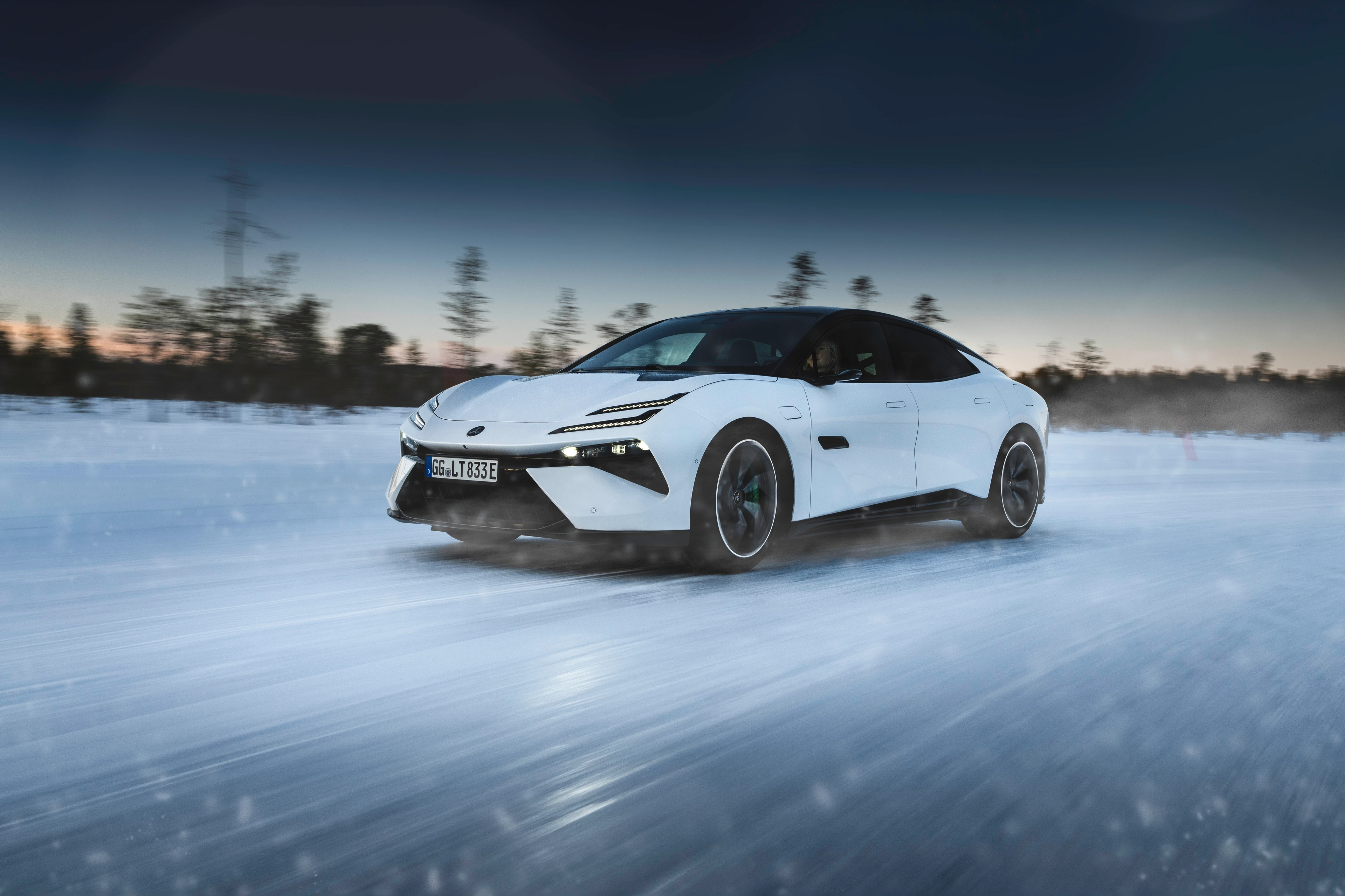 Front Three-Quarter View in the Snow