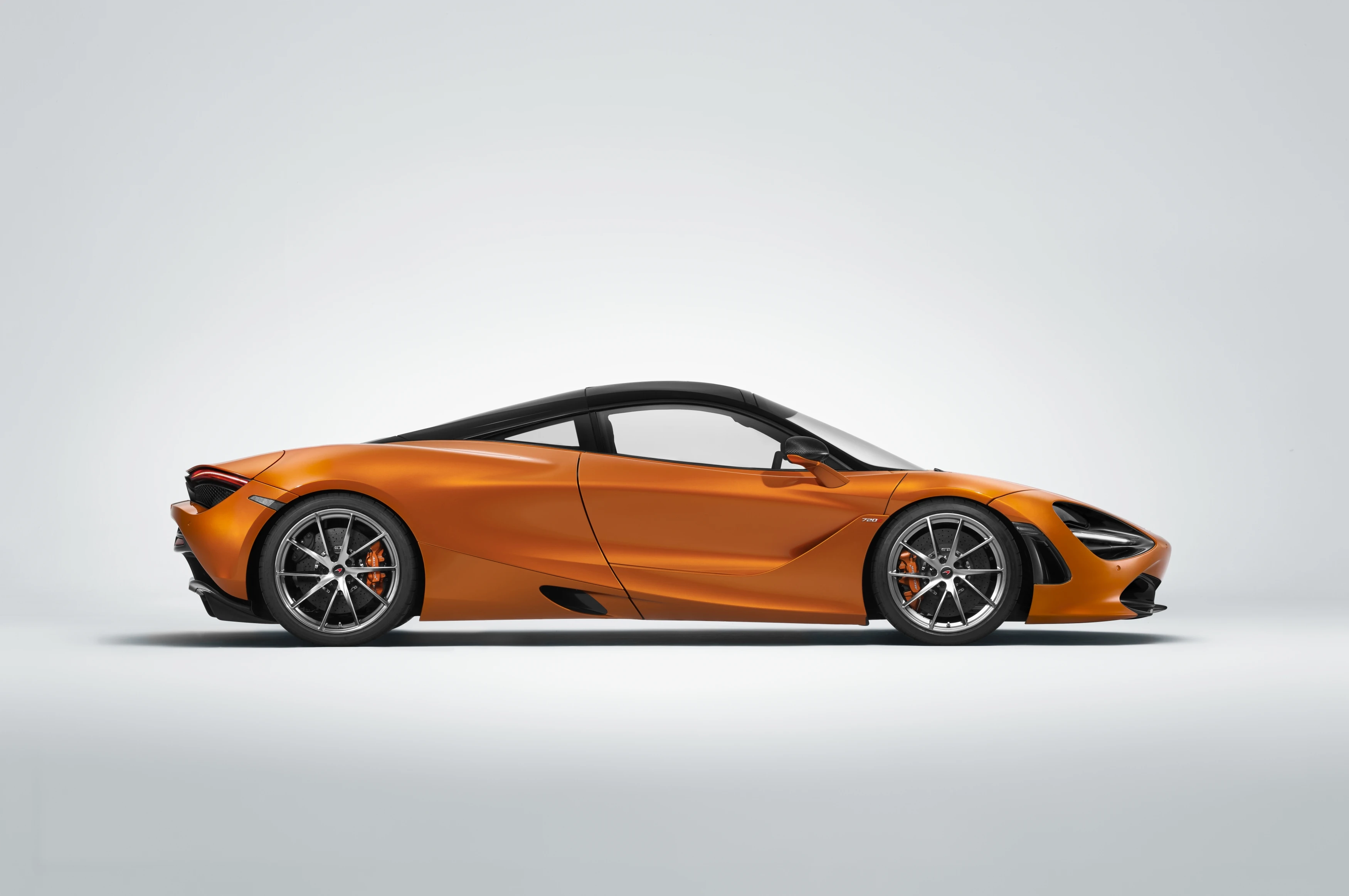 720S left side profile