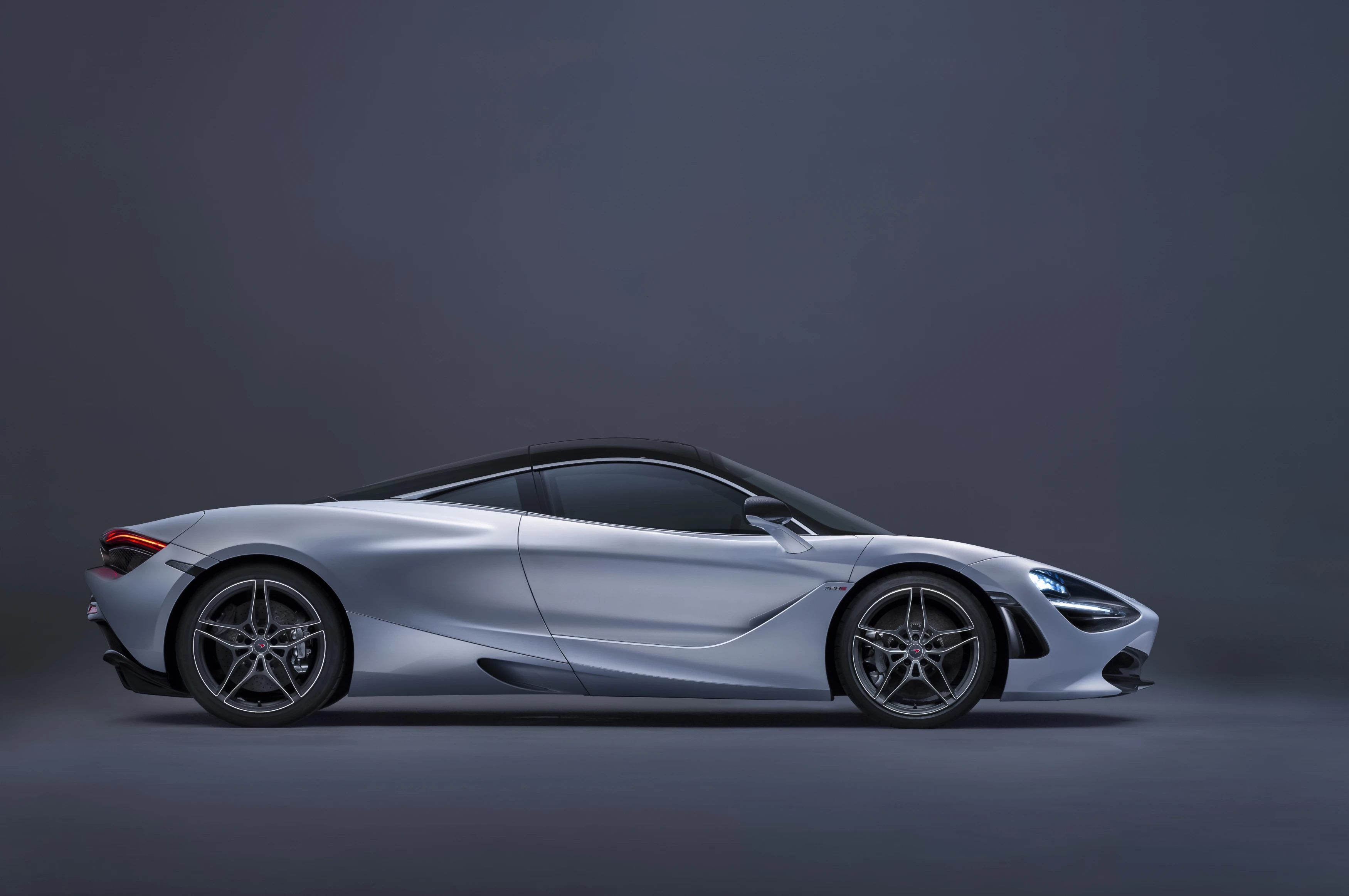 720S right side profile