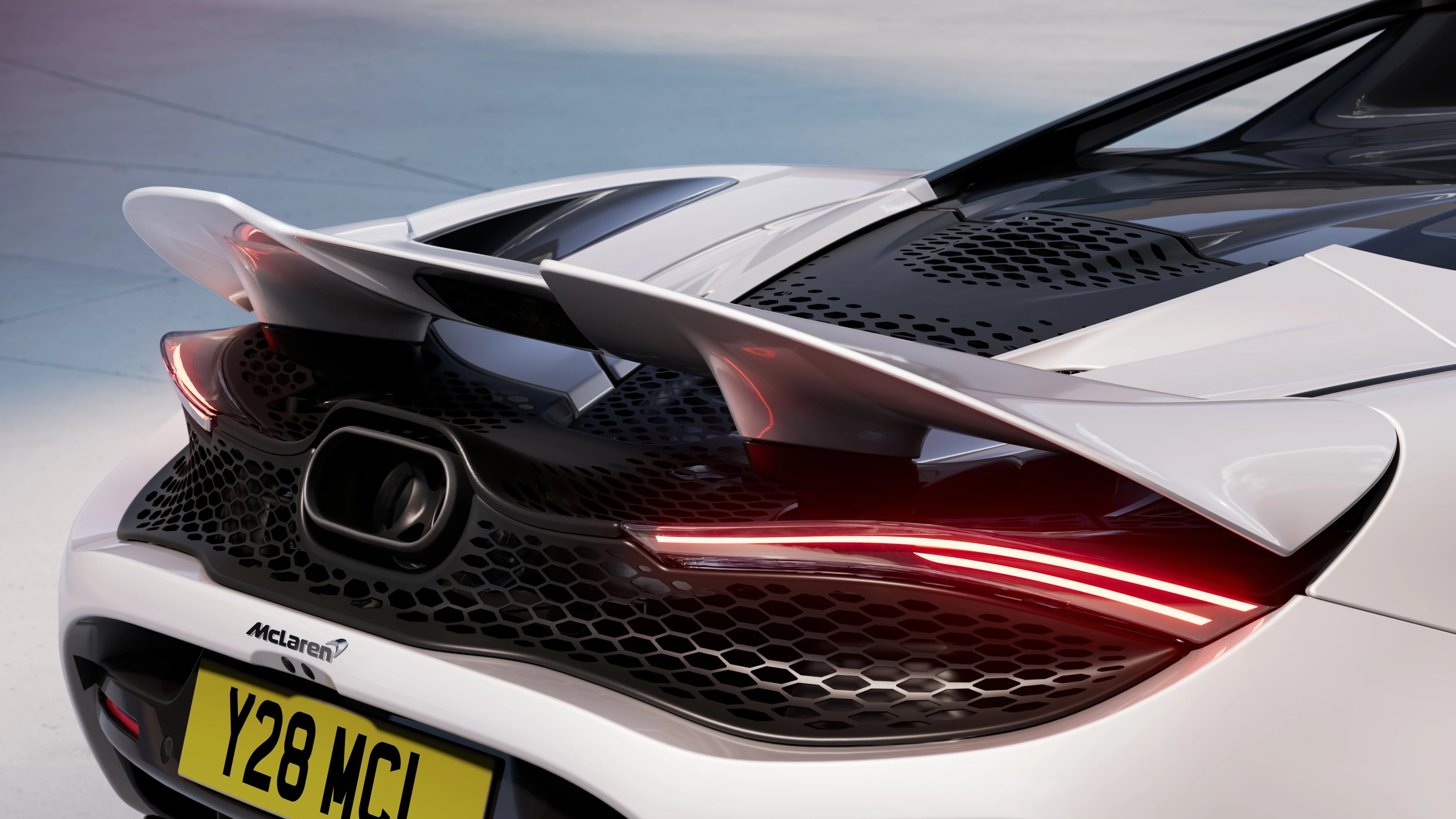 750S active rear wing raised