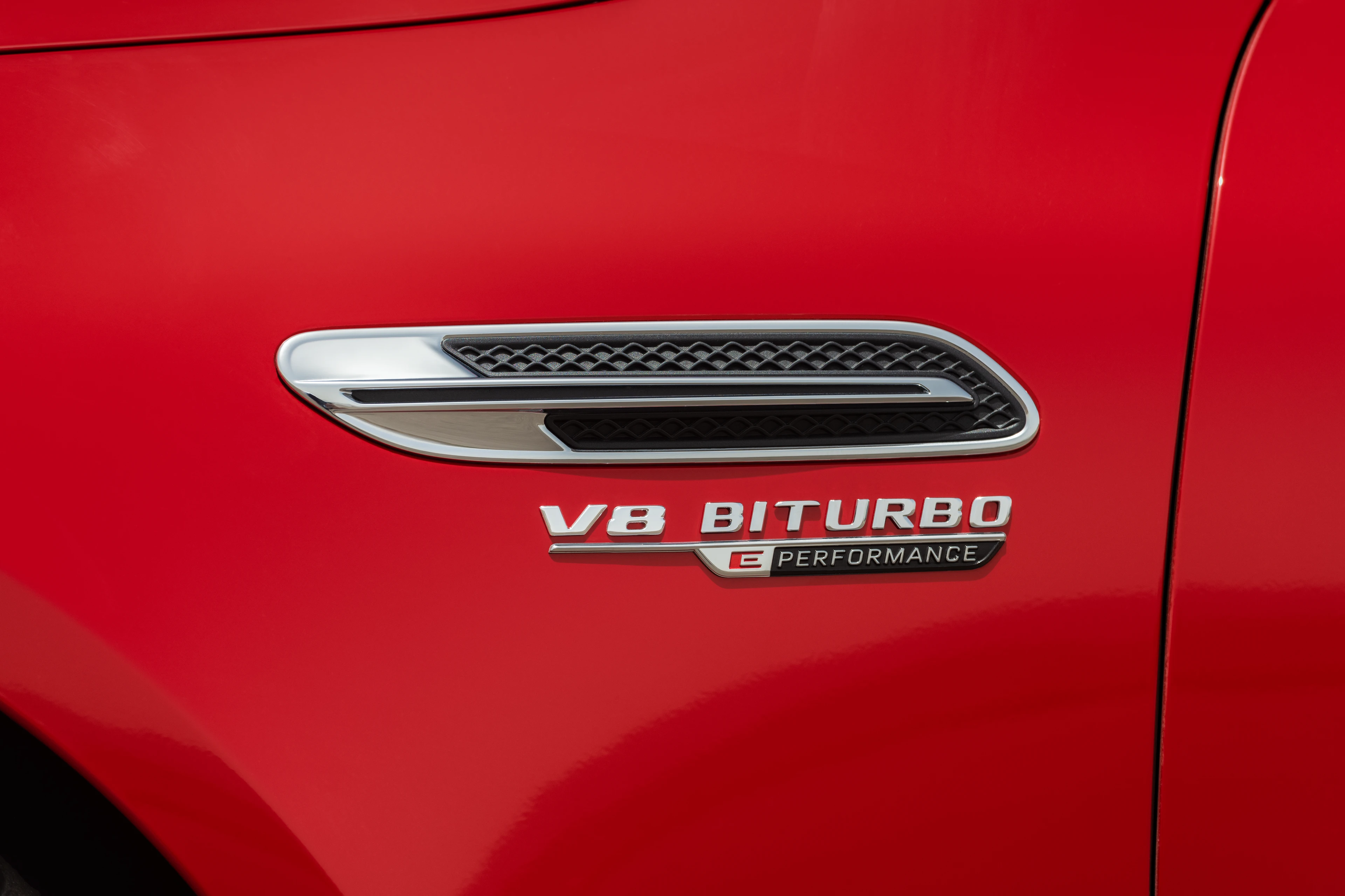 V8 Biturbo E Performance Badge