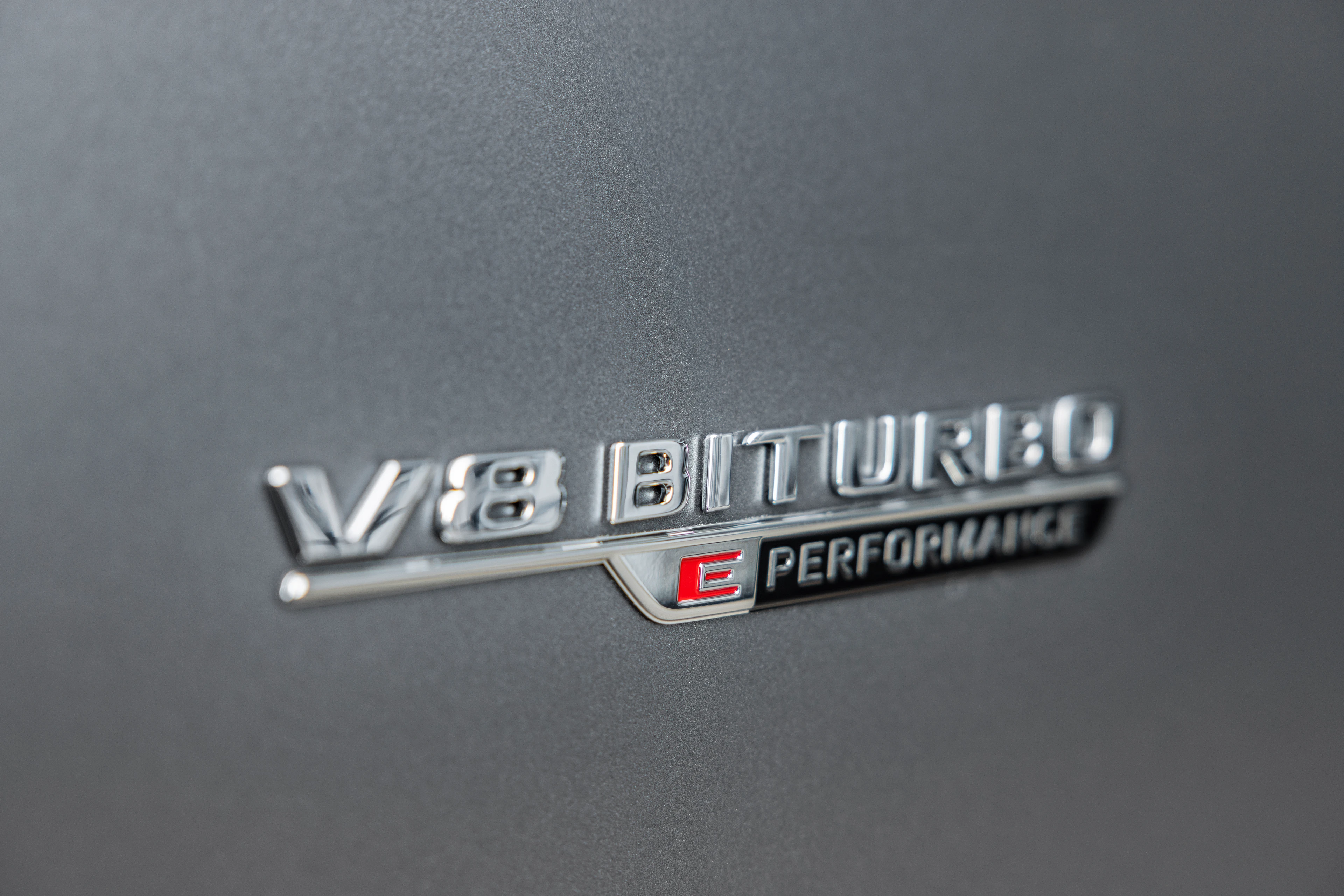V8 Biturbo E Performance Badge