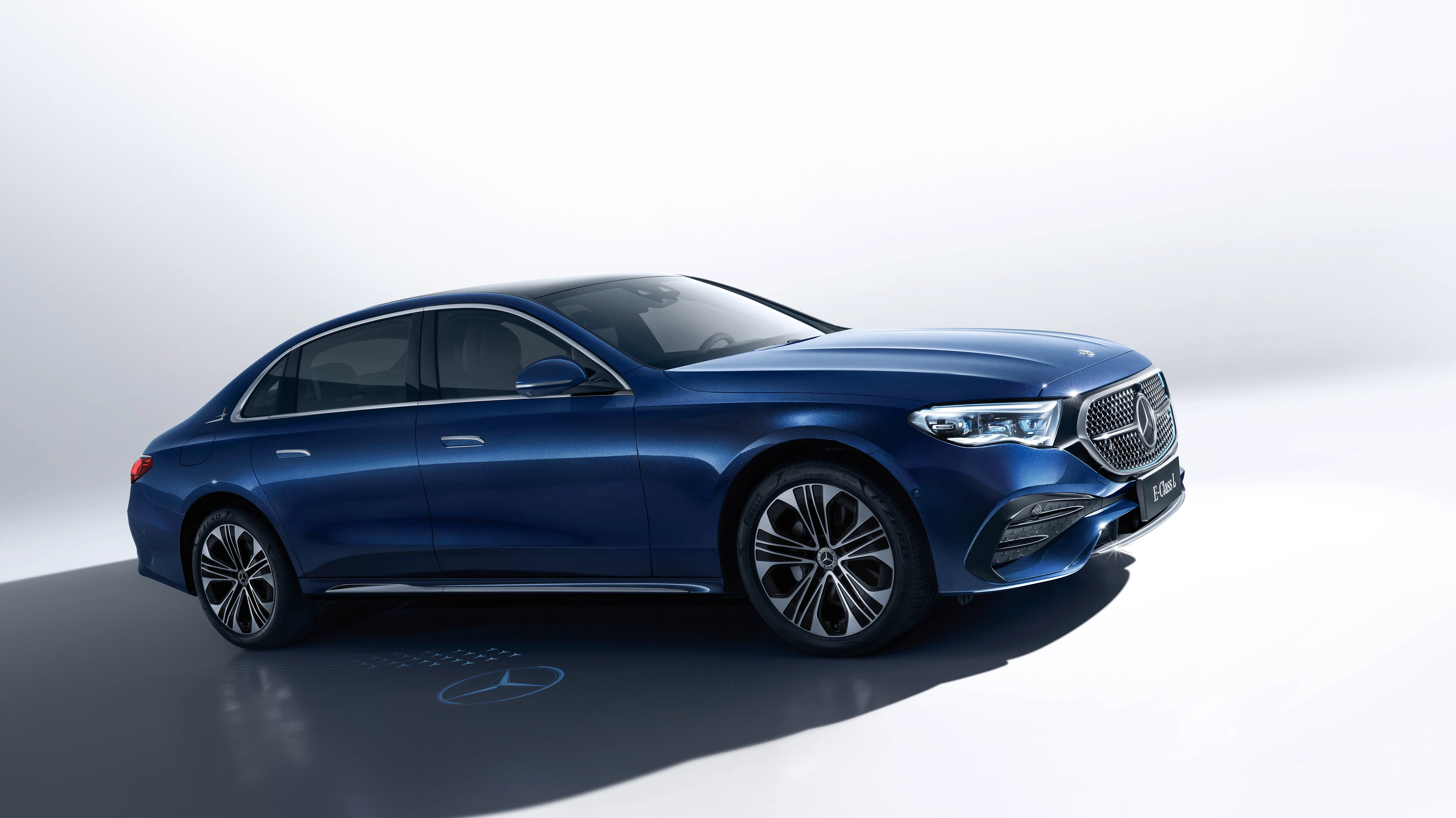 Front Right Three-Quarter View (Studio, Blue)