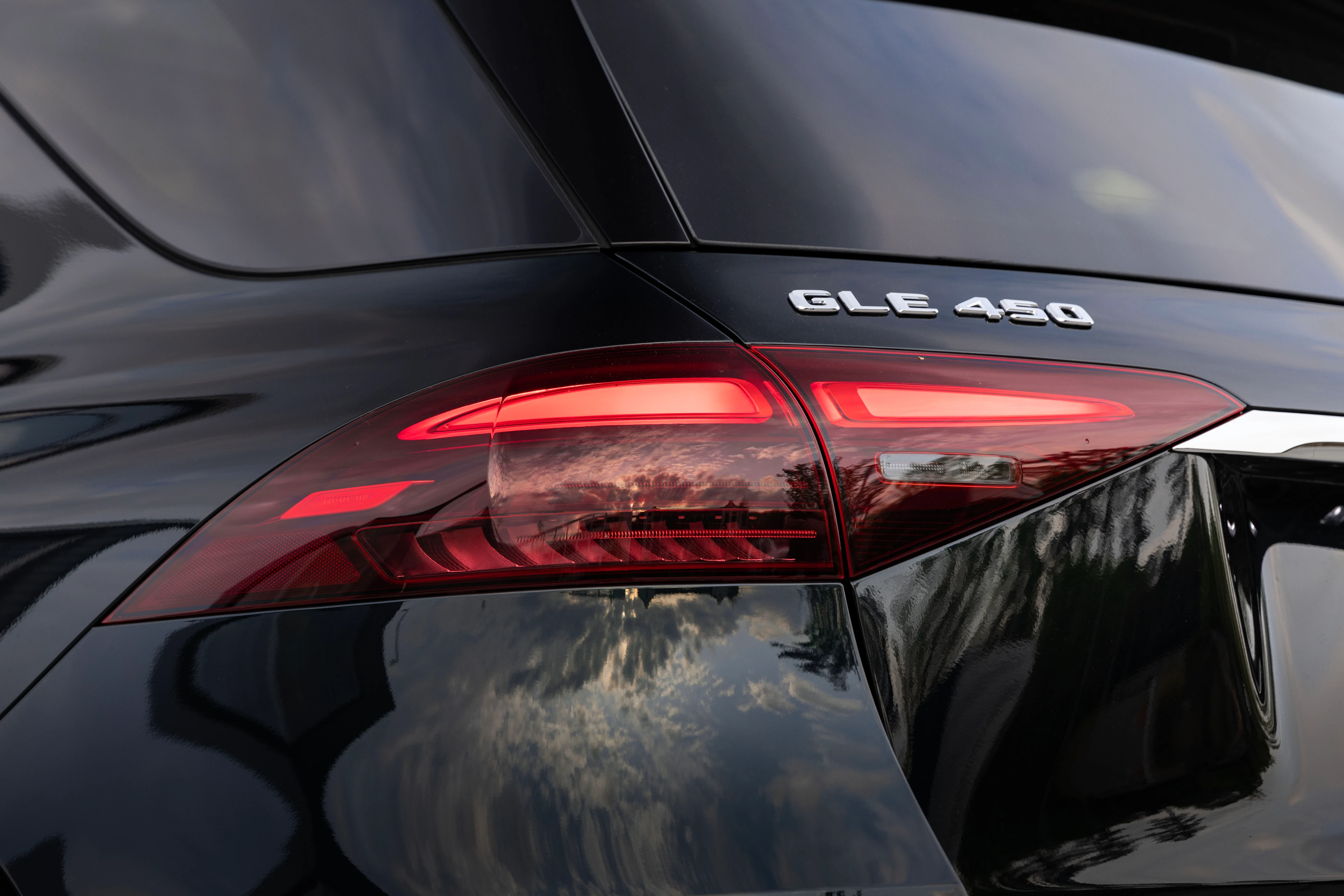 Tail Lamp and GLE 450 Badge