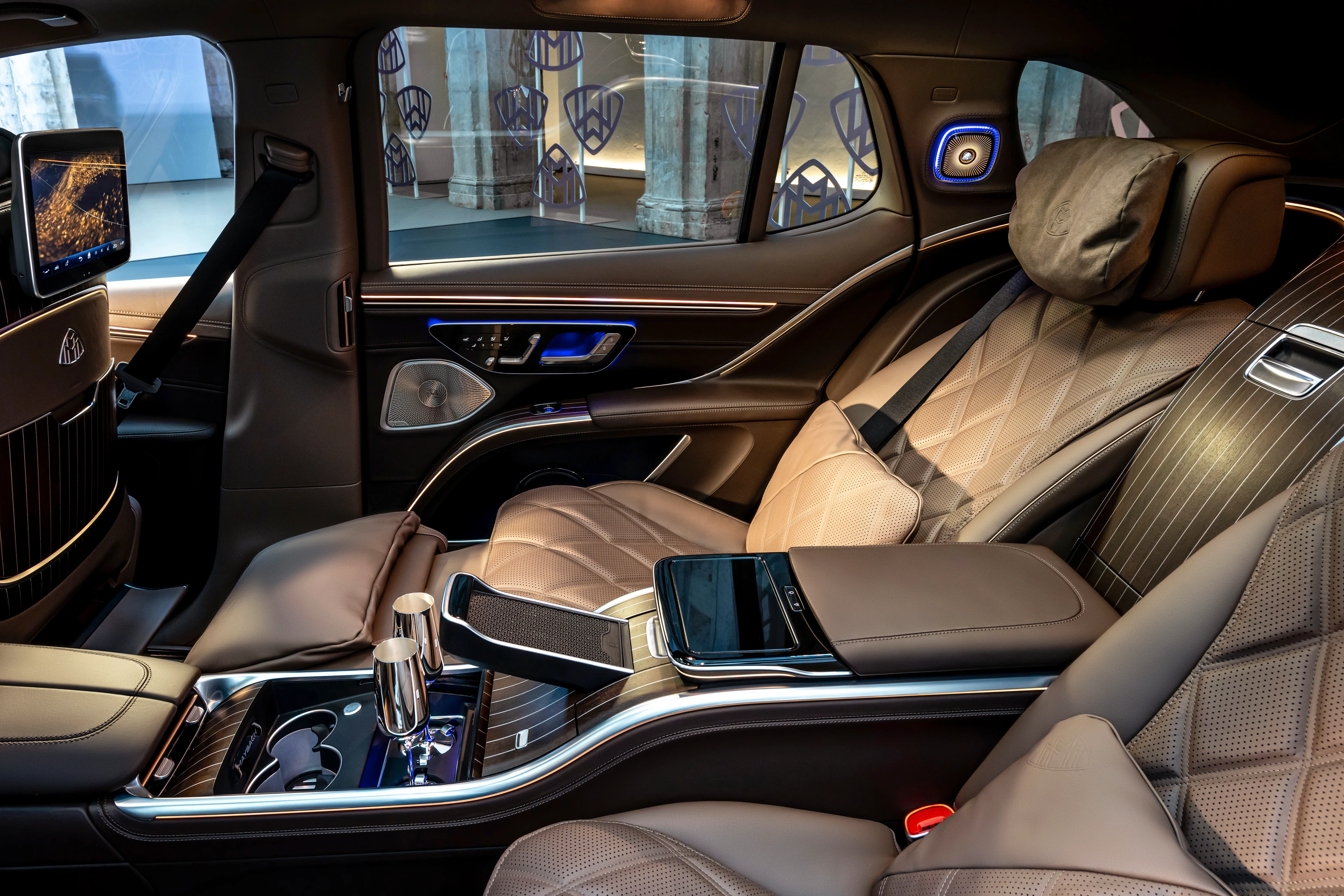 Rear Seat and Centre Console