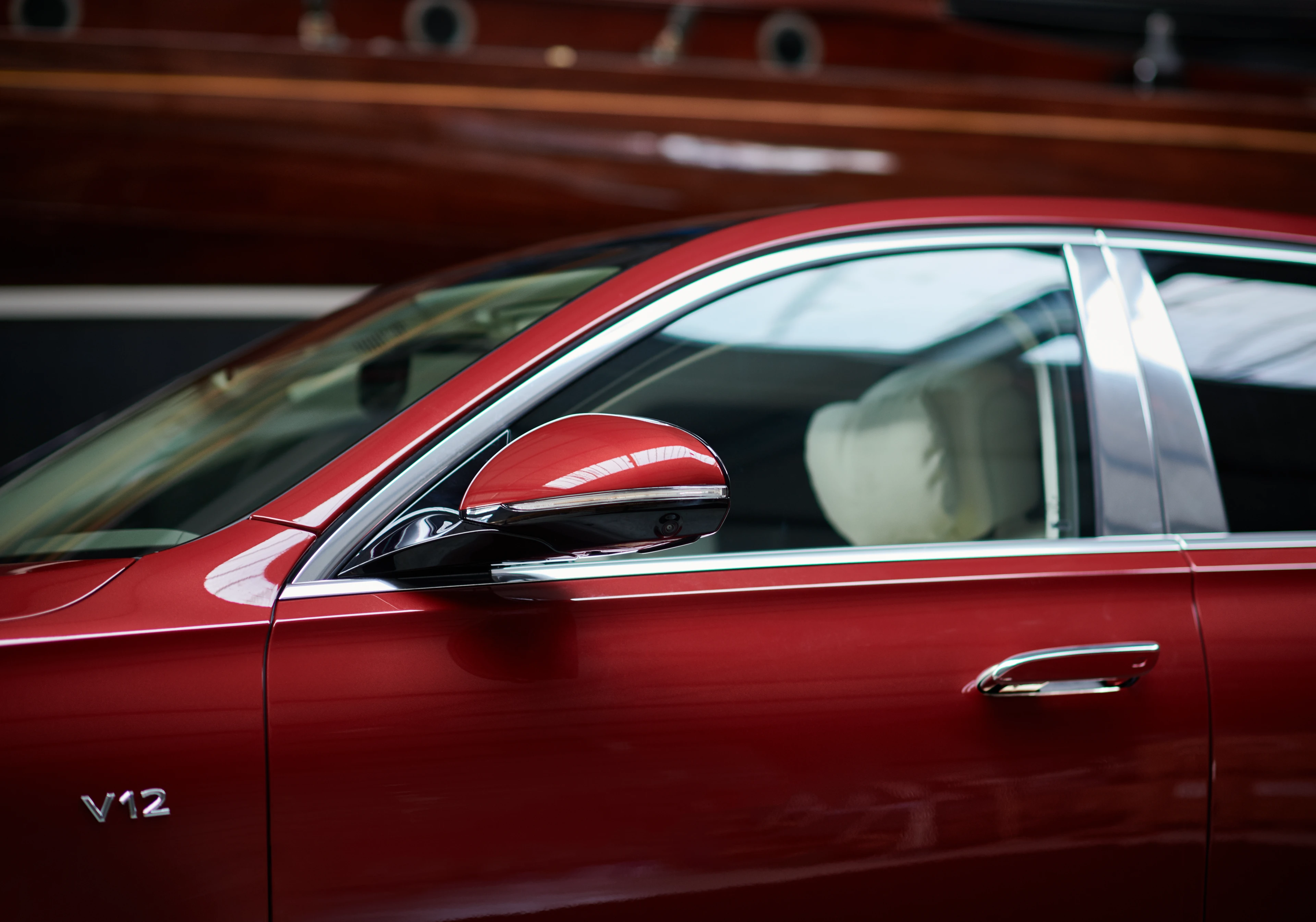 S 680 V12 Badge and Door