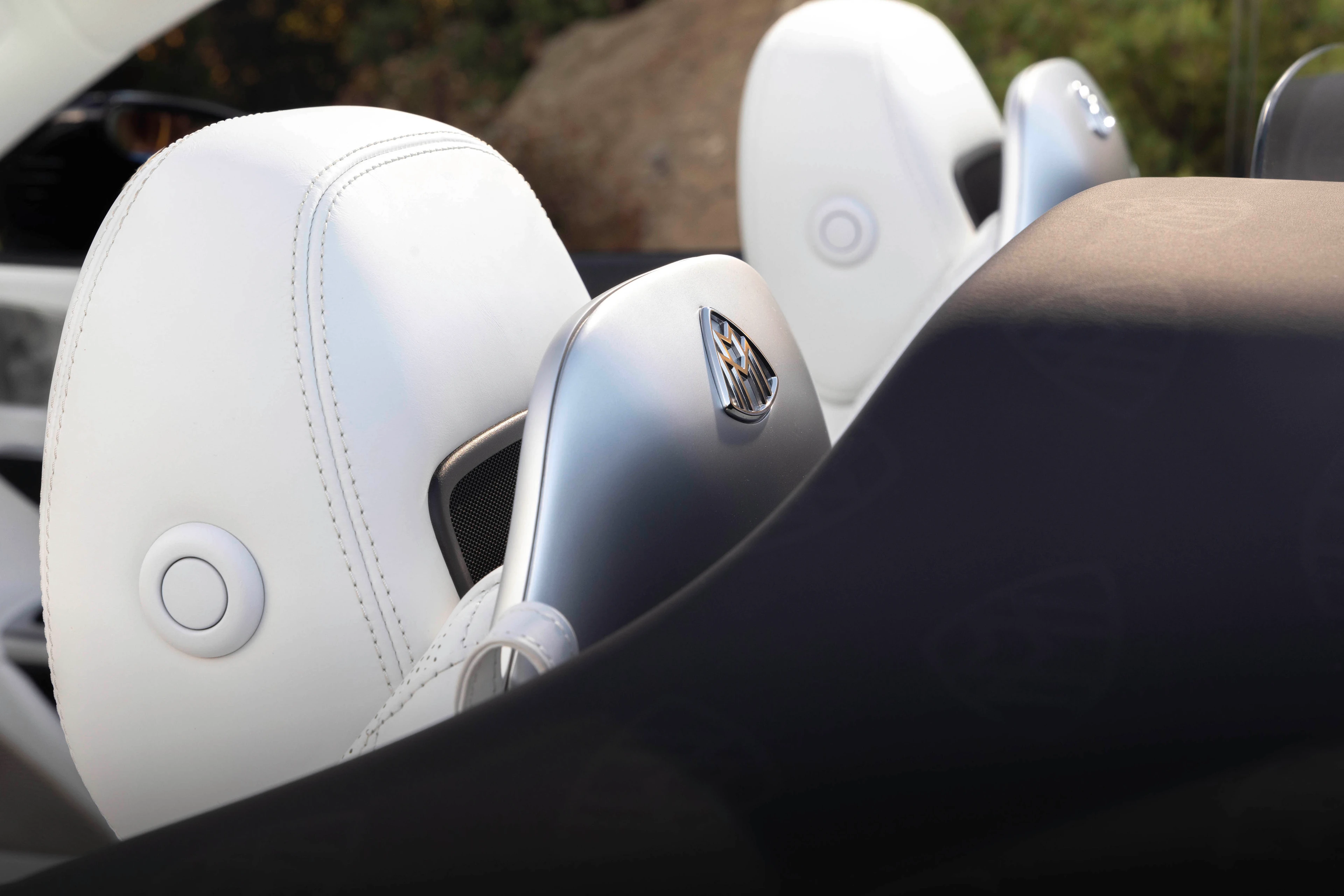 Headrests with Maybach Emblem