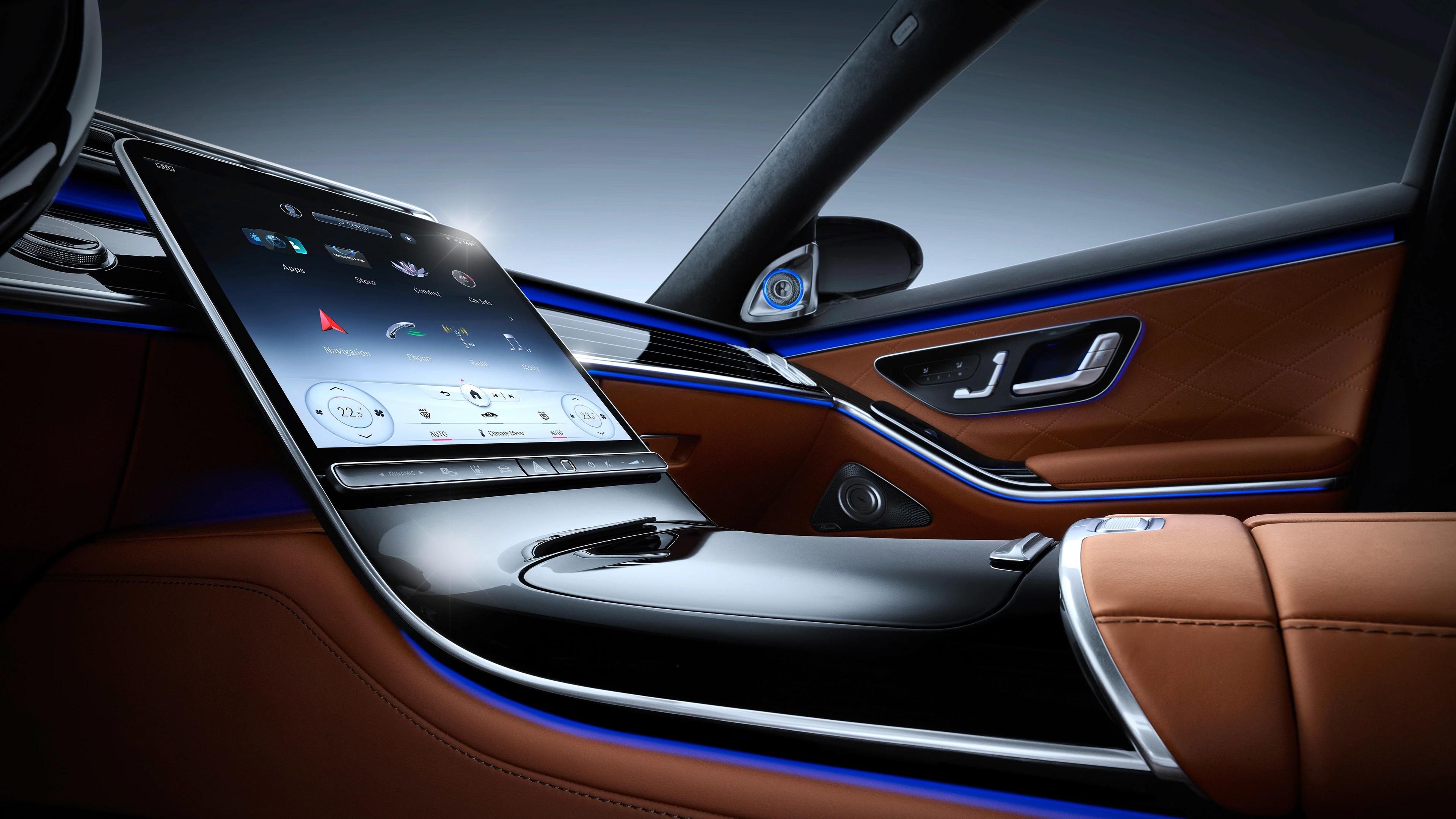 Central Display and Passenger Side