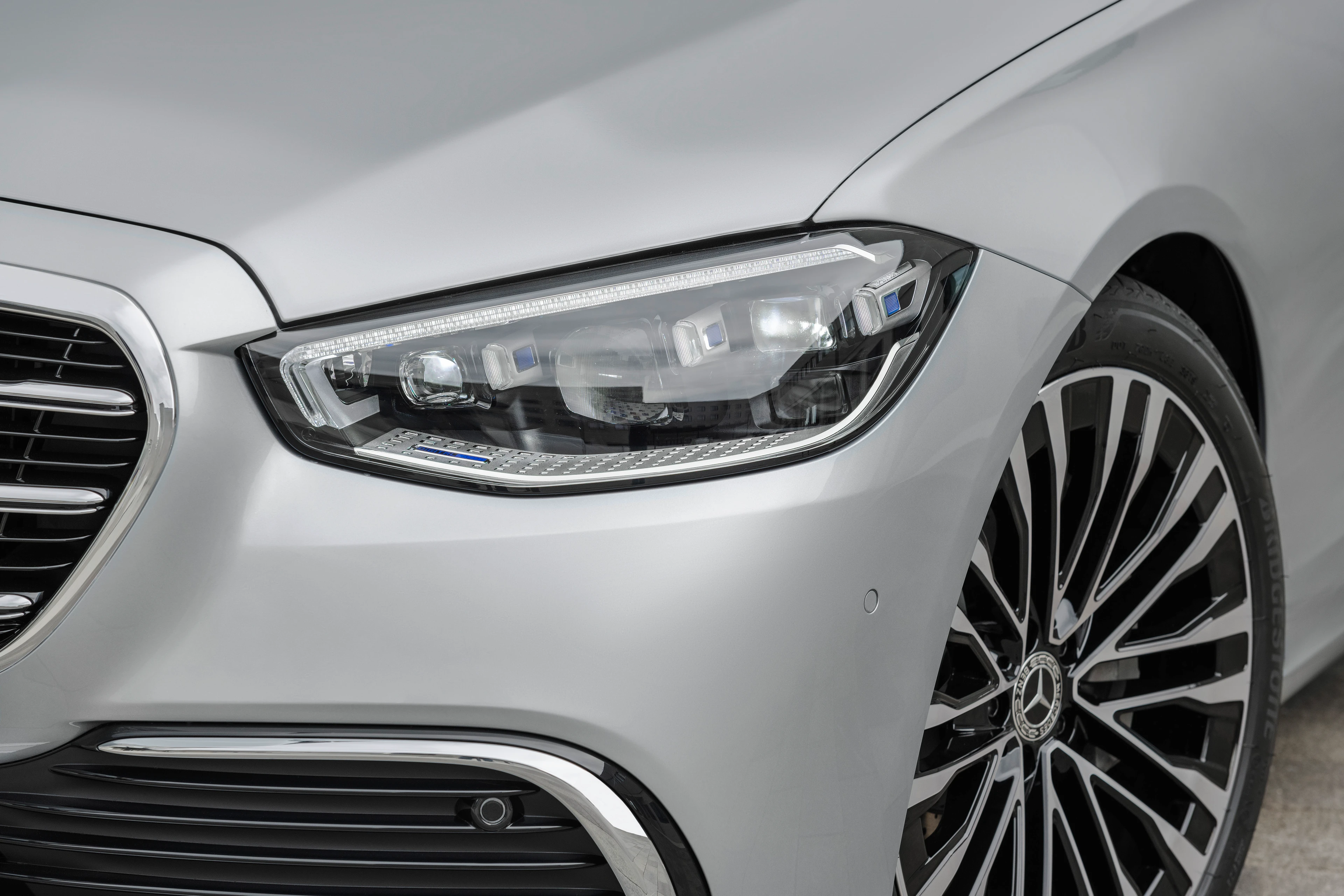 Headlamp and Wheel