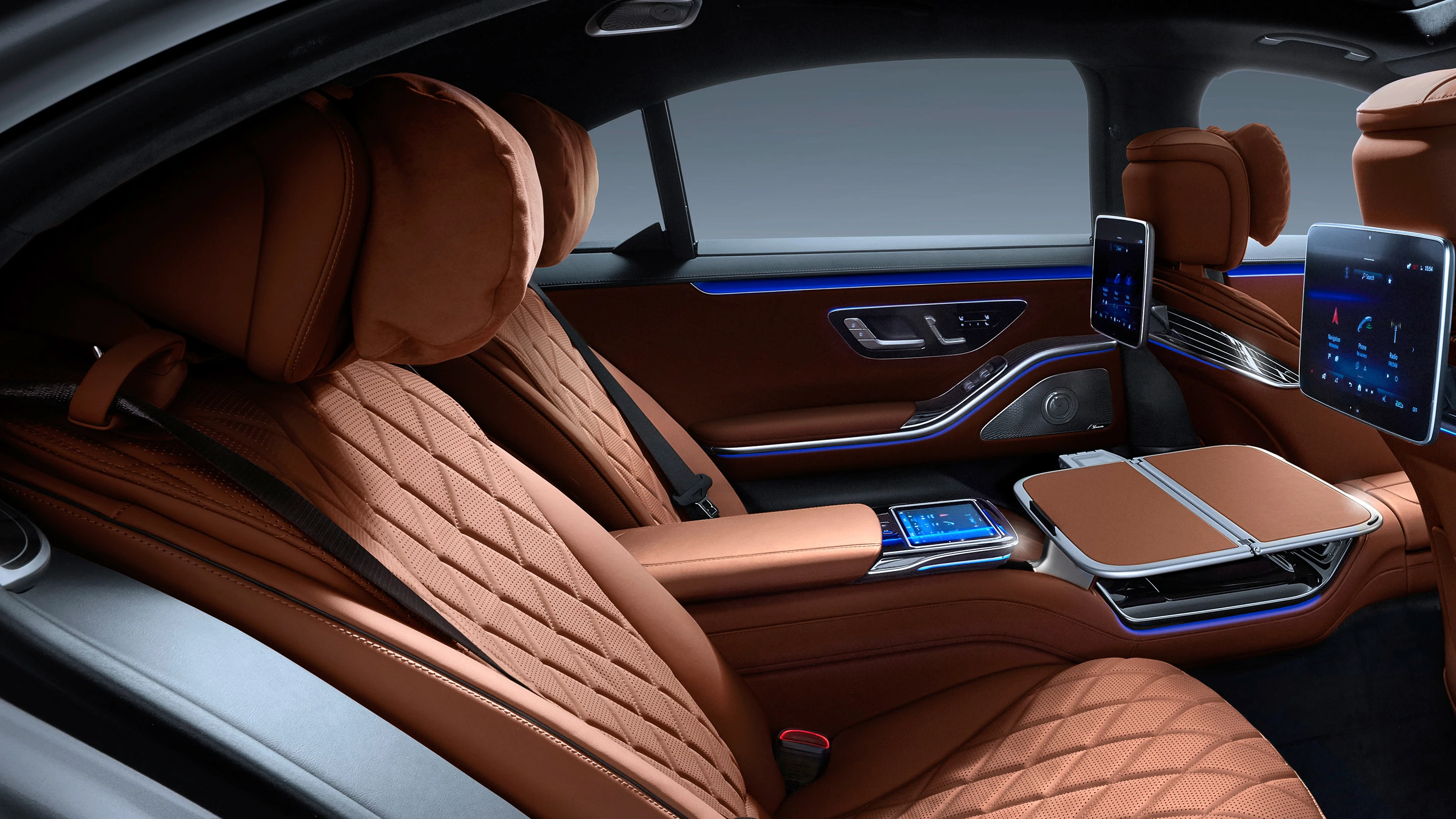 Rear Seats with Folding Table