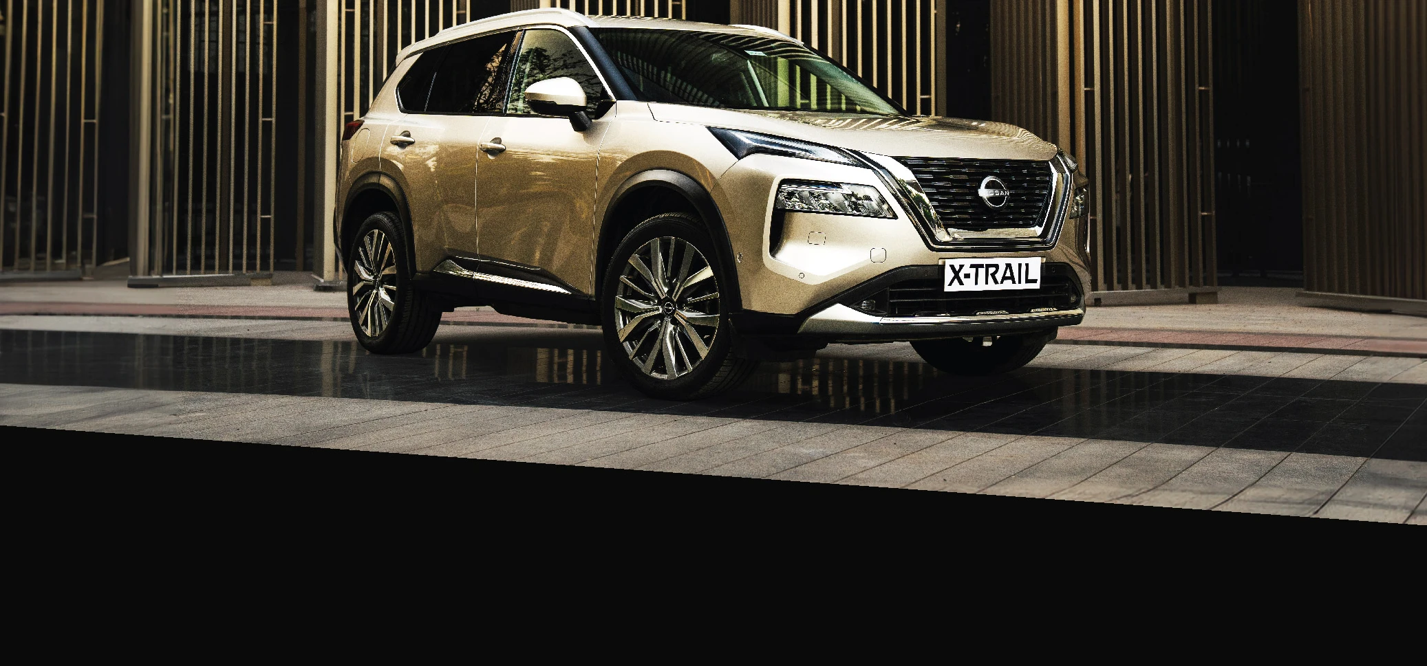 Champagne Silver: Front Right Three-Quarter View